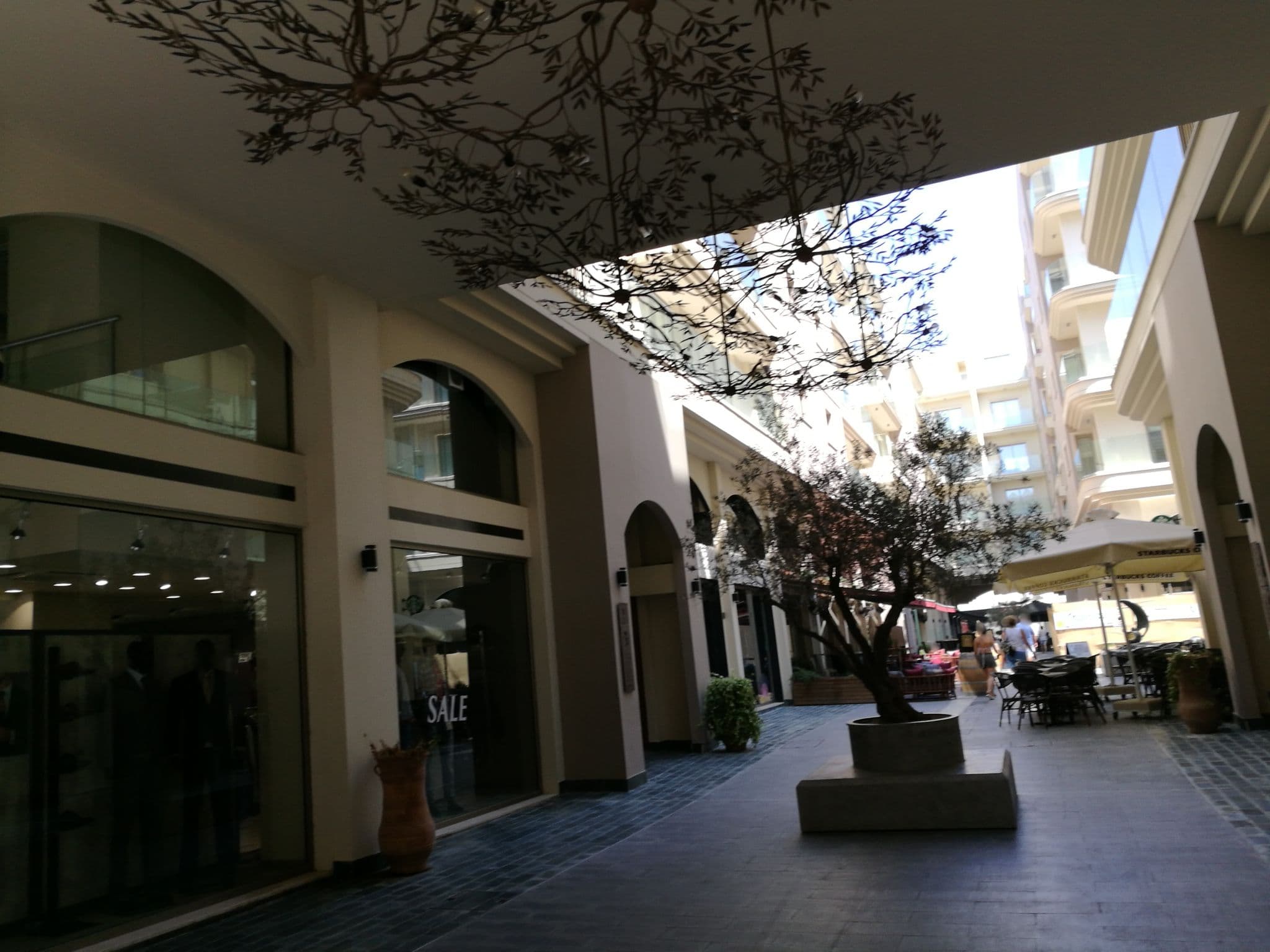 Street view near Lakis Court, Larnaca — © rsandu (CC BY-SA · Mapillary)