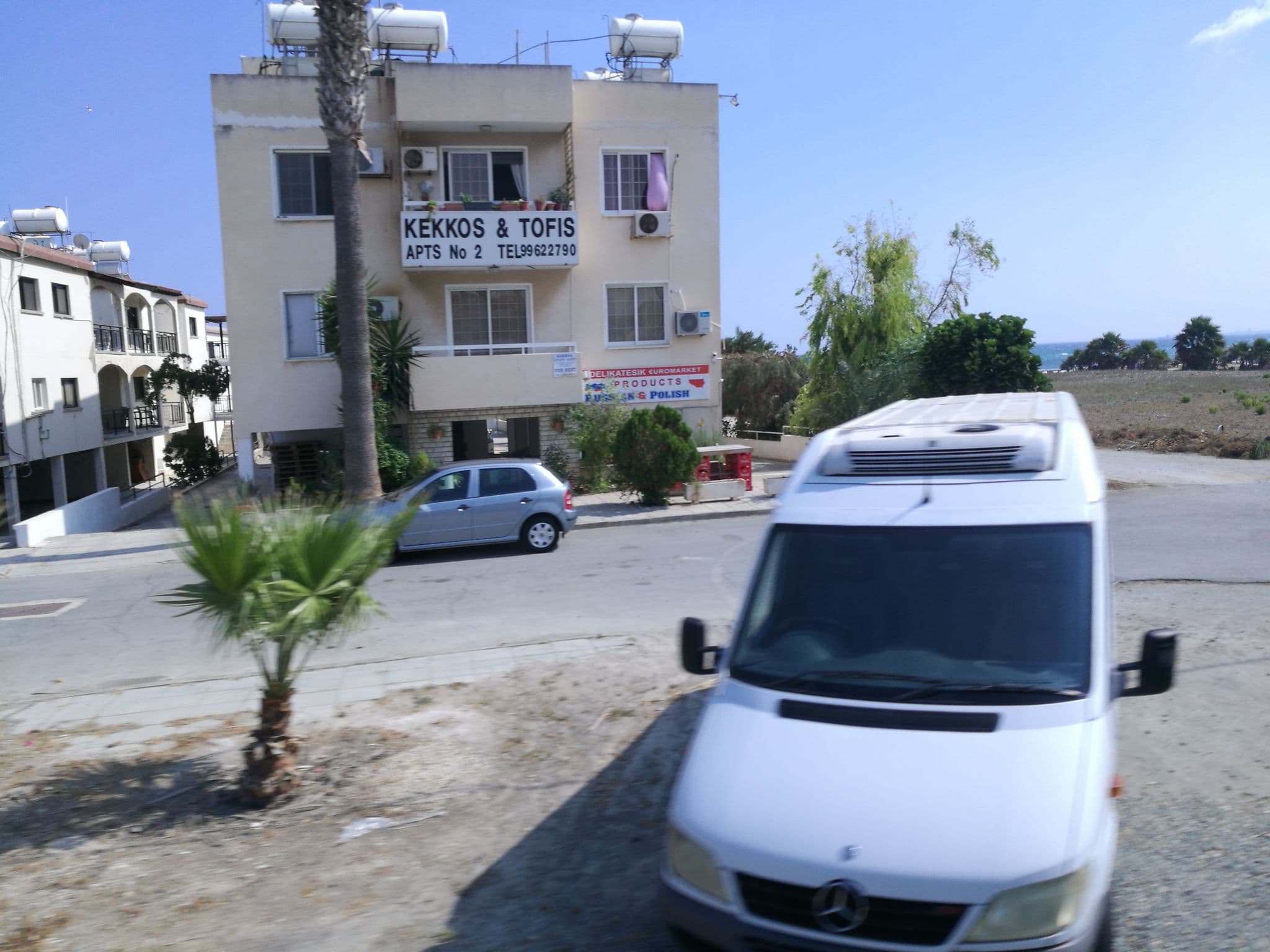 Street view near Sea View Apartments, Pýla — © rsandu (CC BY-SA · Mapillary)