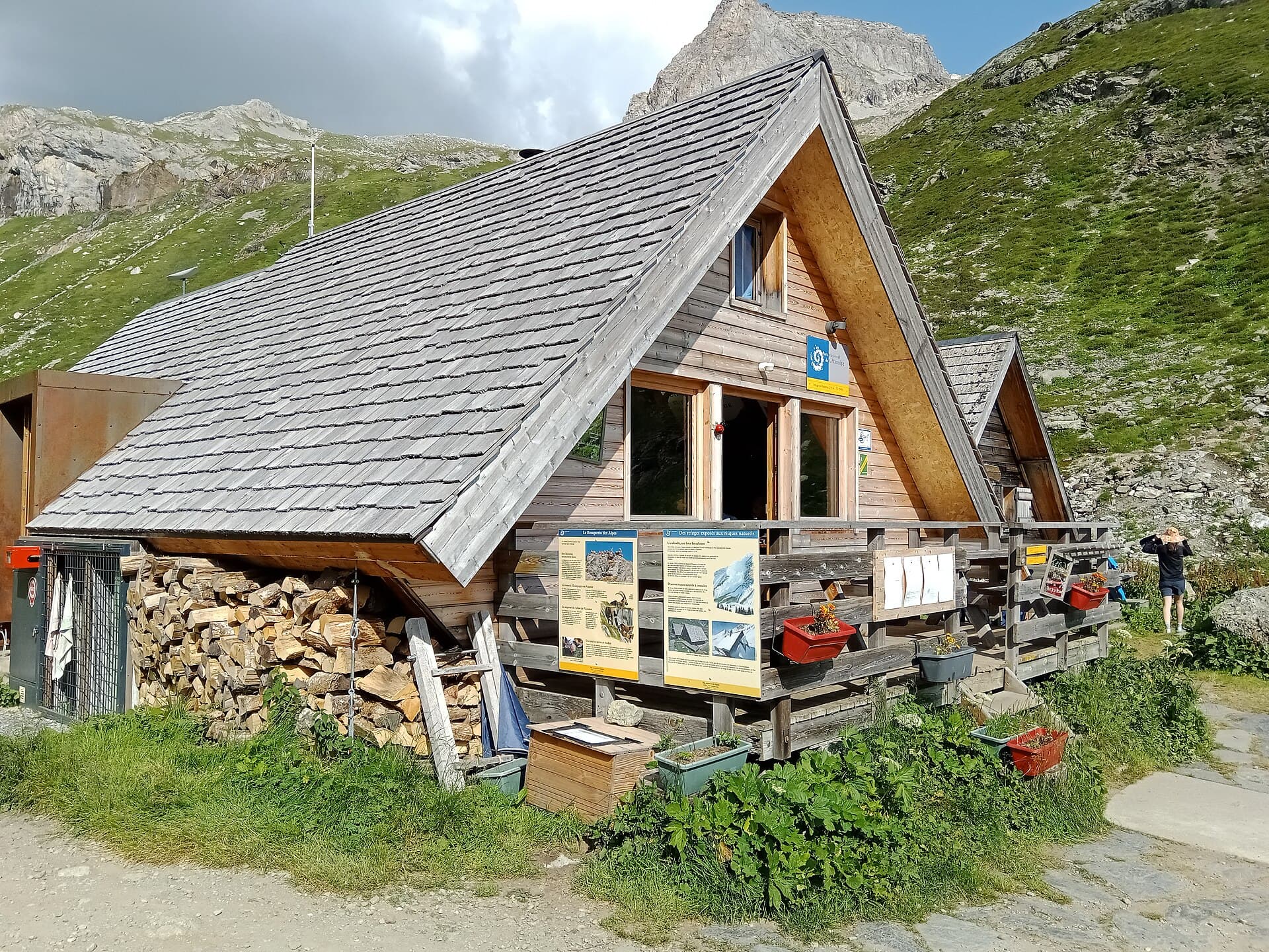 Refuge de Plaisance (via Wikimedia Commons, CC BY-SA 4.0)