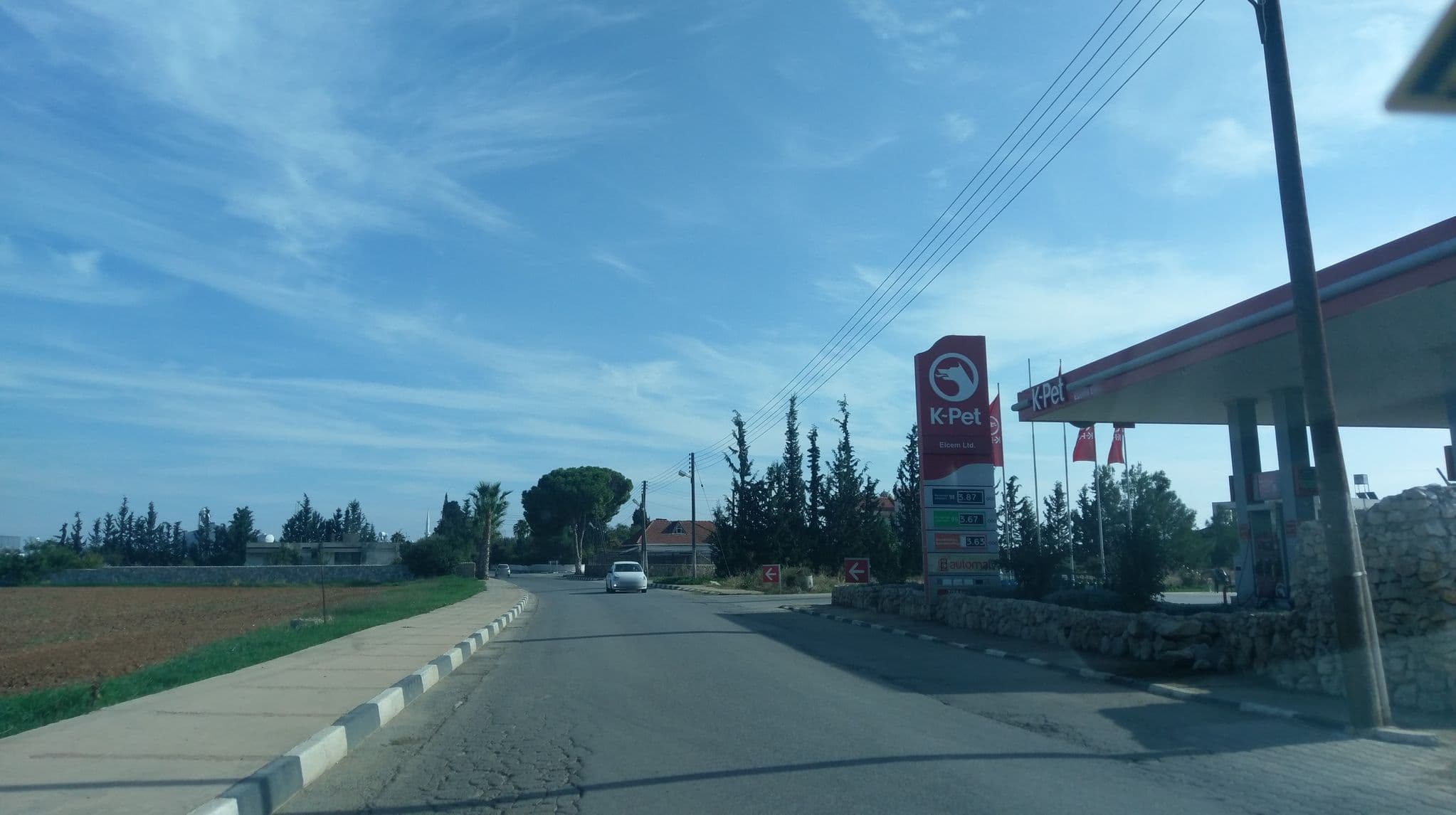 Street view near Noah's Ark Hotel Ballroom, Égkomi — © ozkanilyasaksu (CC BY-SA · Mapillary)