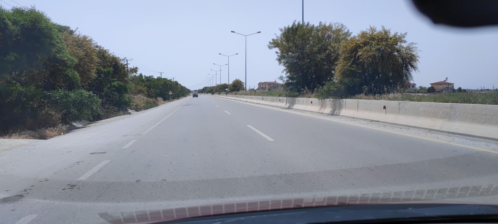 Street view near Grand Saphire Resorr & Casino, Tríkomo — © WhanTwo (CC BY-SA · Mapillary)