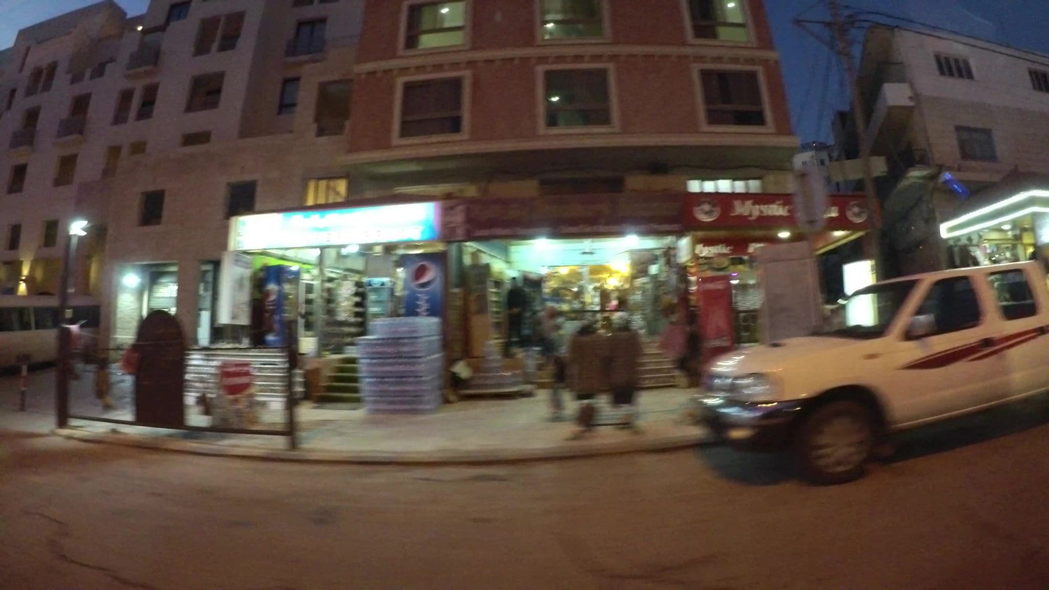 Street view near Rendezvous Hotel, Wādī Mūsá — © kaartcam (CC BY-SA · Mapillary)