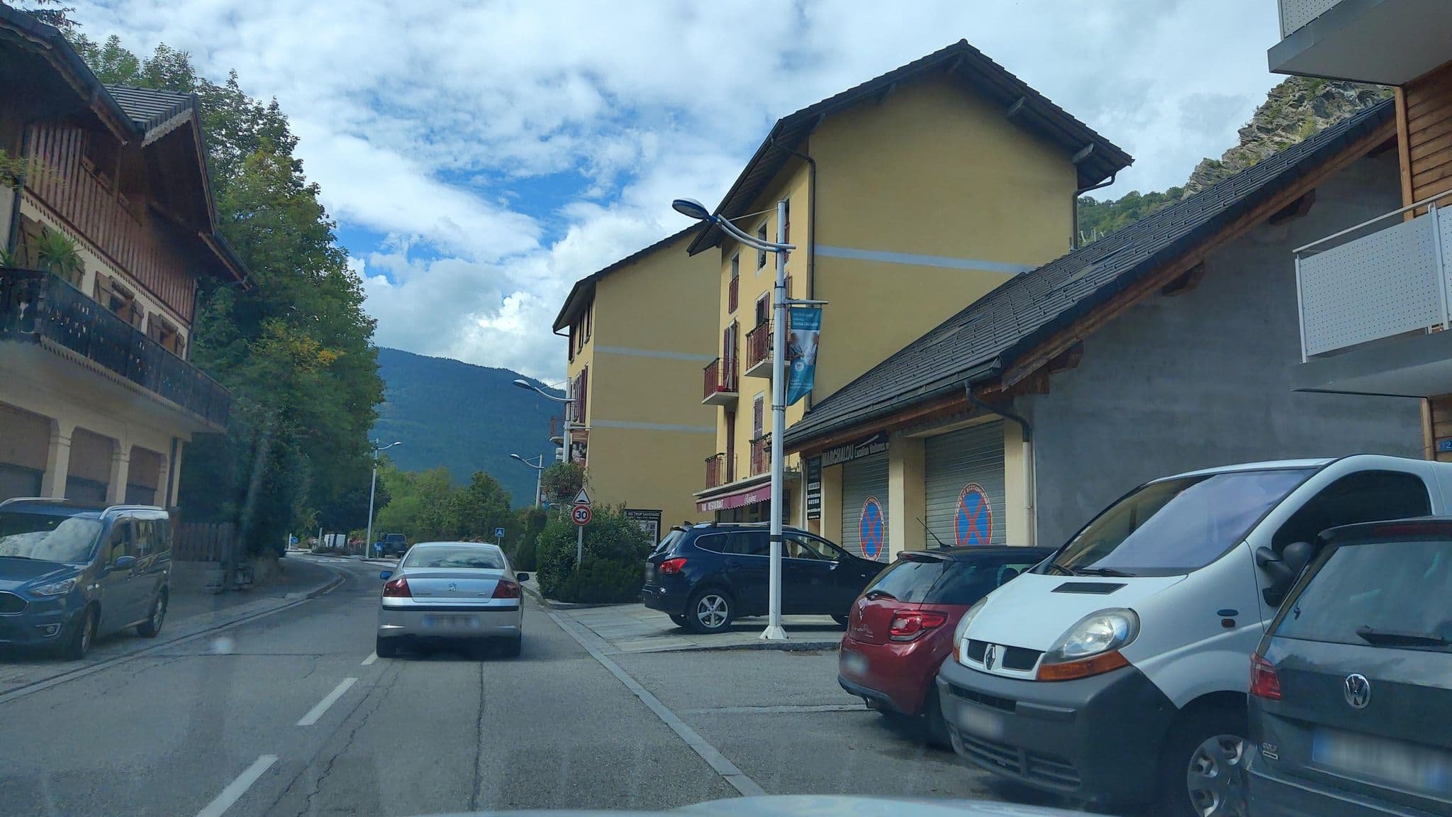 Street view near Joly, Les Allues — © MatthieuF4FNE (CC BY-SA · Mapillary)