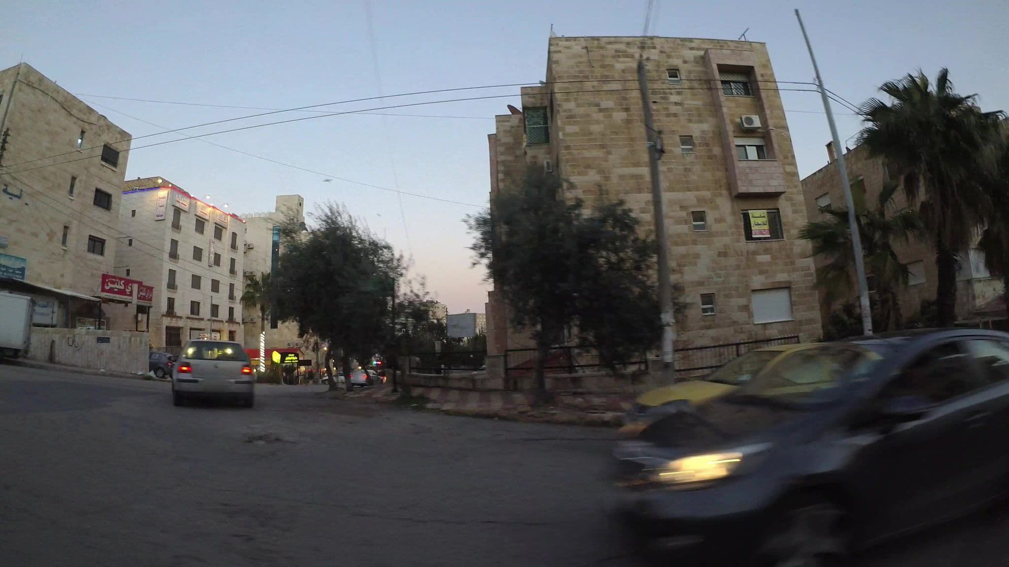Street view near أجنحة ايصال الفندقية, Al Jubayhah — © kaart_1 (CC BY-SA · Mapillary)