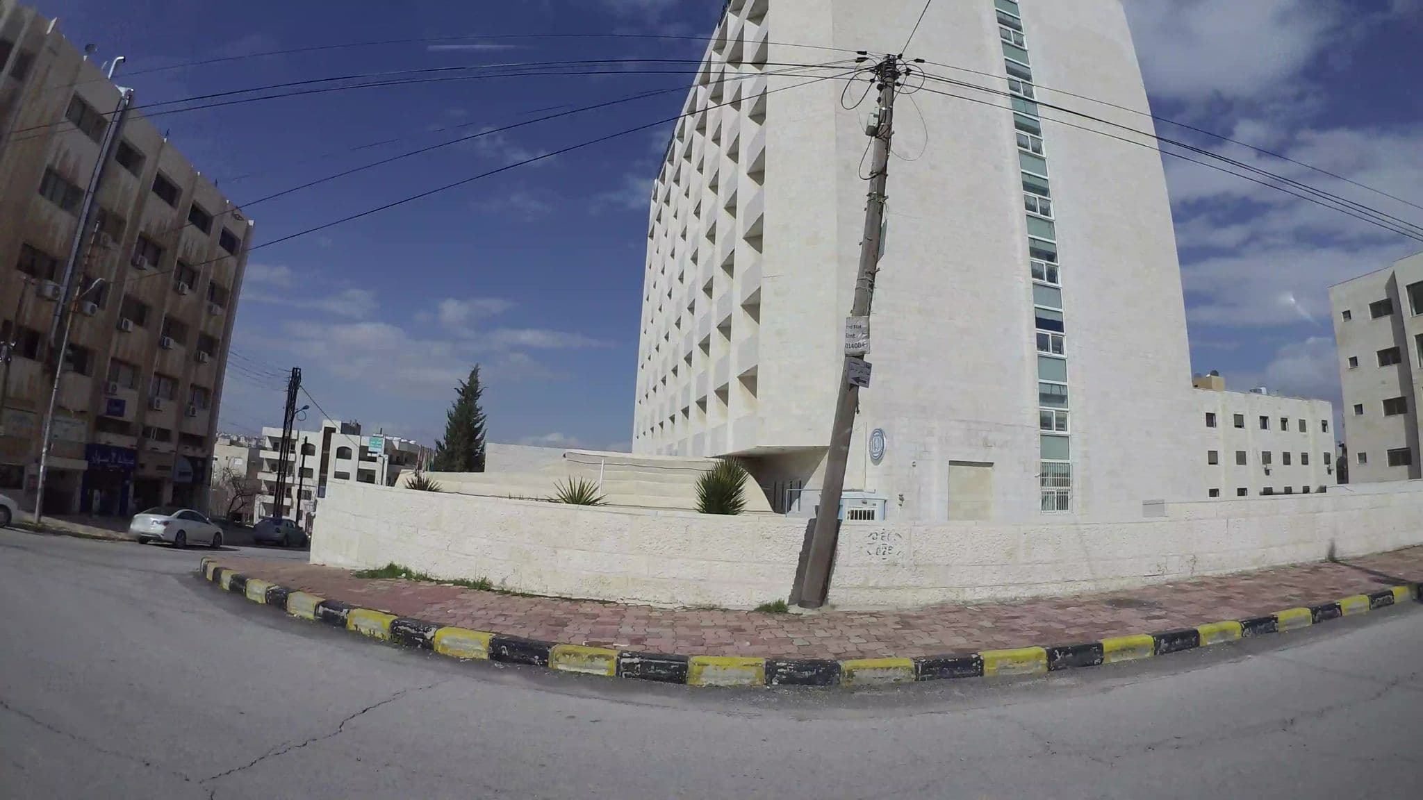 Street view near Amman Cham Palace | فندق عمّان الشام, Al Jubayhah — © kaart_1 (CC BY-SA · Mapillary)