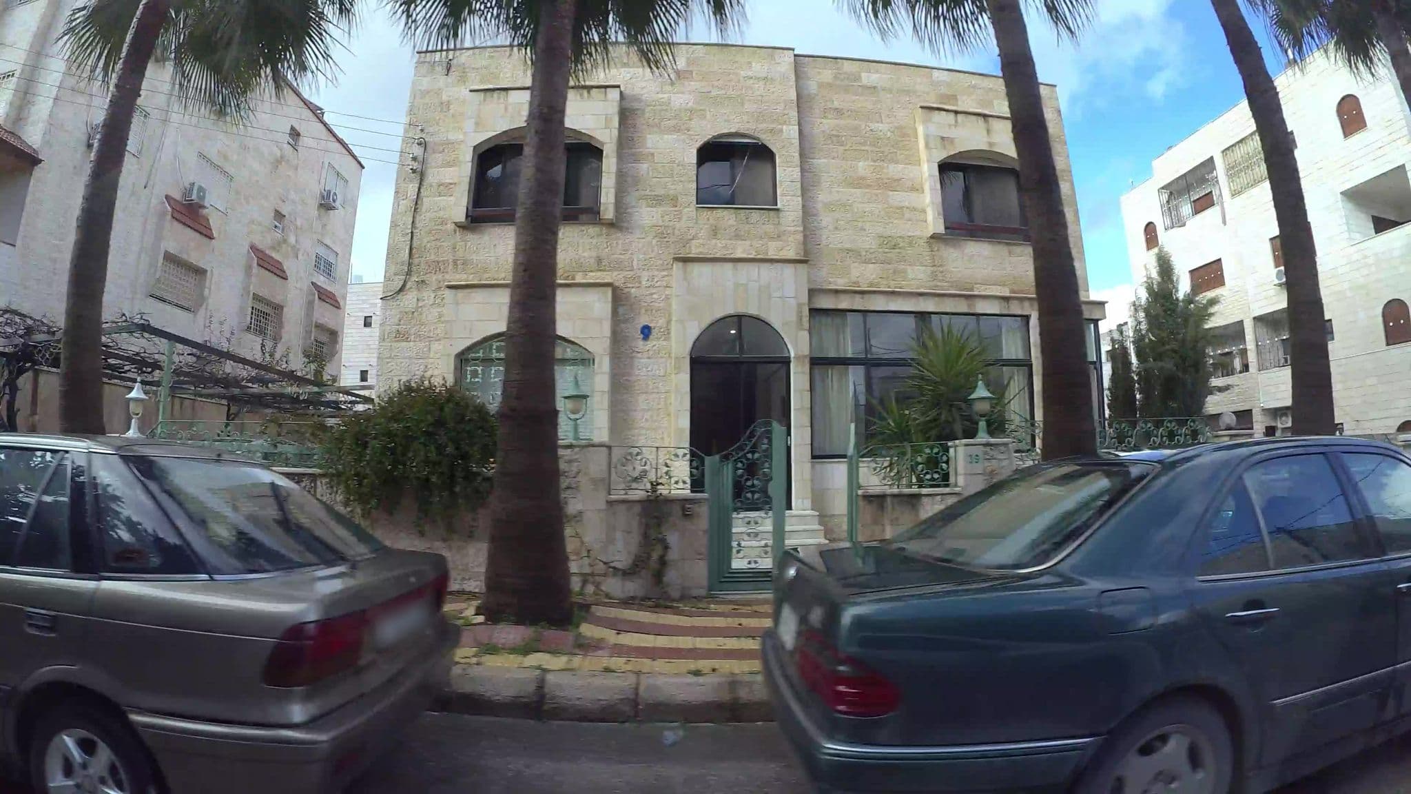 Street view near Butterfly Hotel, Ṣuwayliḥ — © kaartcam (CC BY-SA · Mapillary)