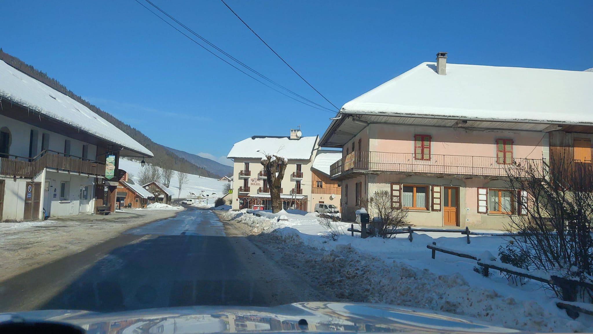 Street view near La Fruitière, Barby — © MatthieuF4FNE (CC BY-SA · Mapillary)