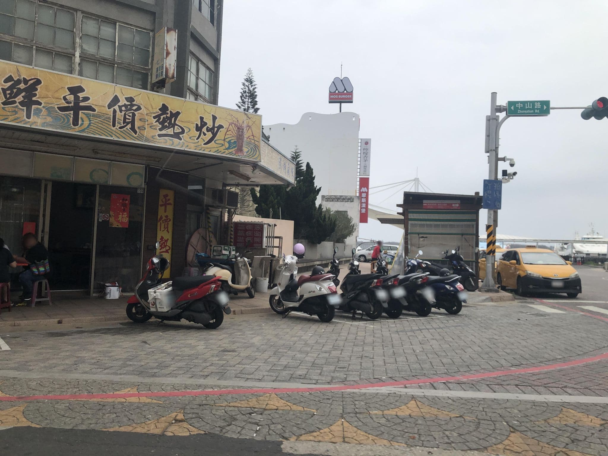 Street view near 寶華大飯店 Bowa Hotel Pescadores, Magong — © monica_migu (CC BY-SA · Mapillary)