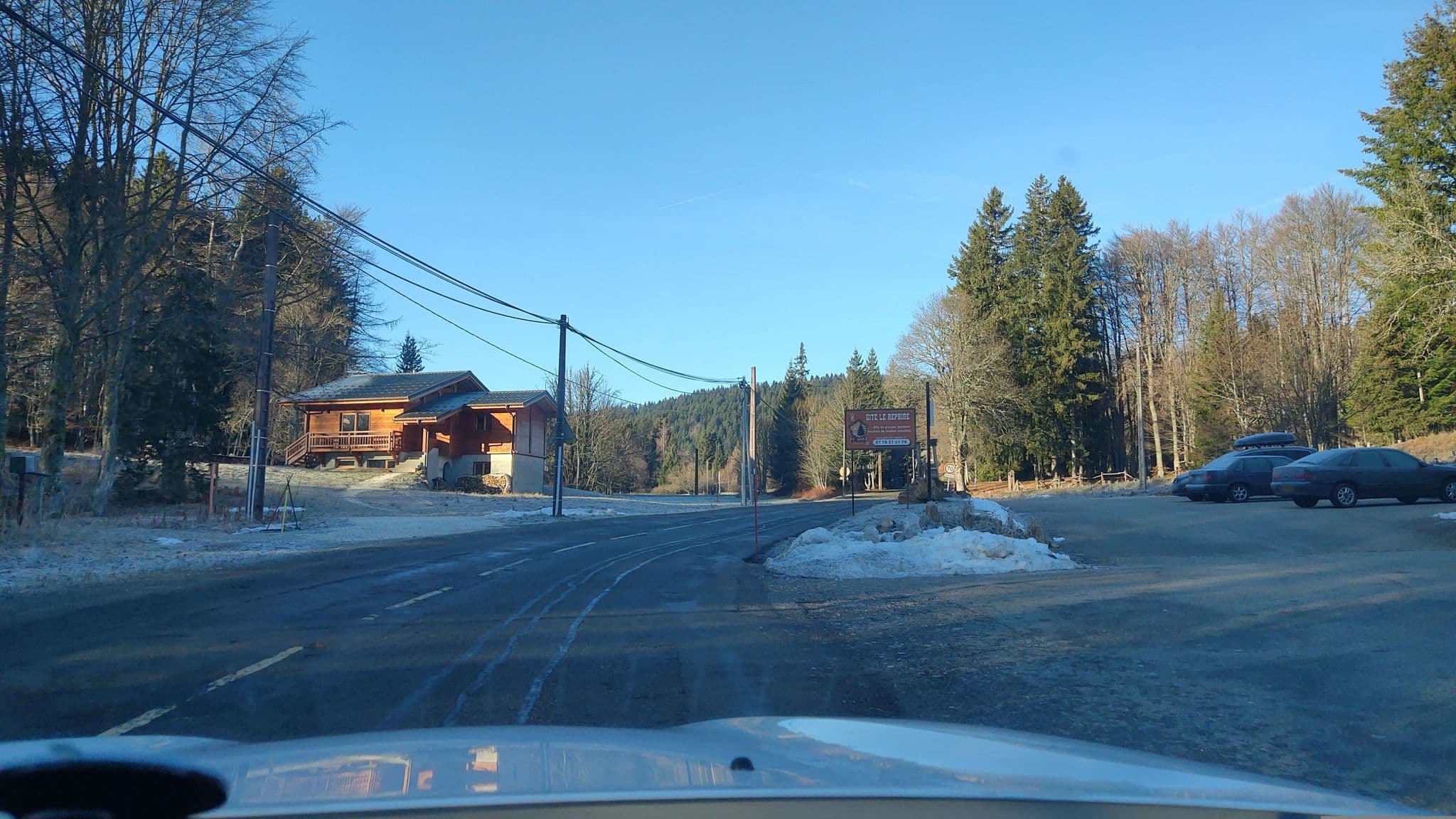 Street view near Le Repaire, Méry — © MatthieuF4FNE (CC BY-SA · Mapillary)