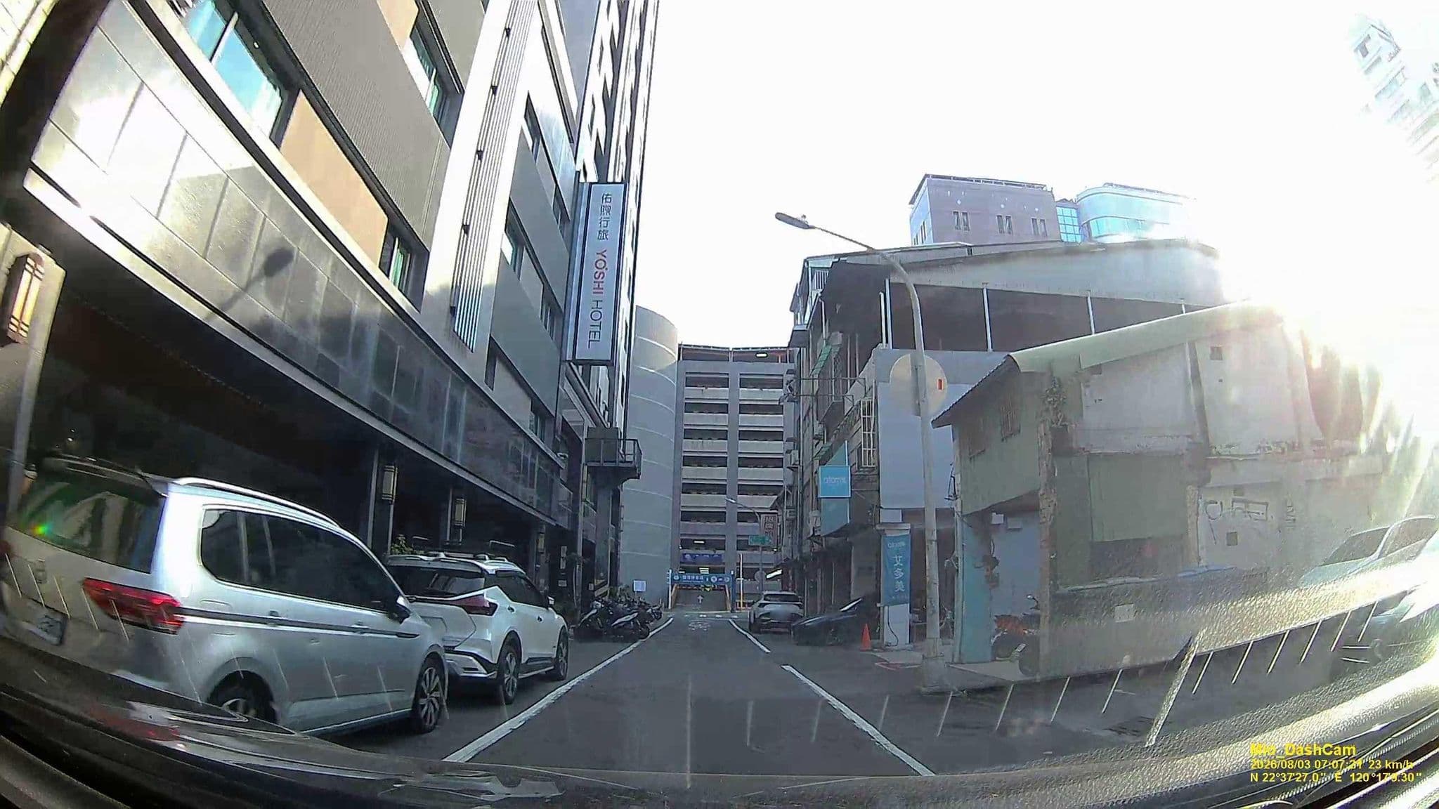 Street view near 中賓賓館, Kaohsiung — © hcyen (CC BY-SA · Mapillary)