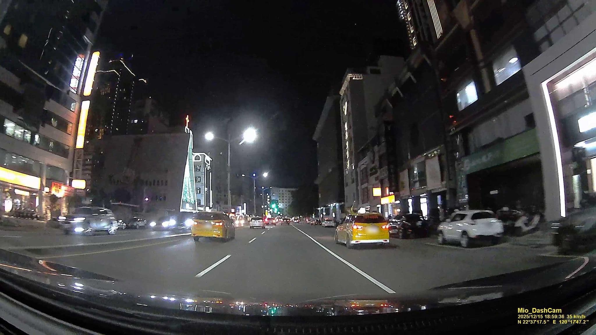 Street view near 崧泰旅店, Kaohsiung — © hcyen (CC BY-SA · Mapillary)