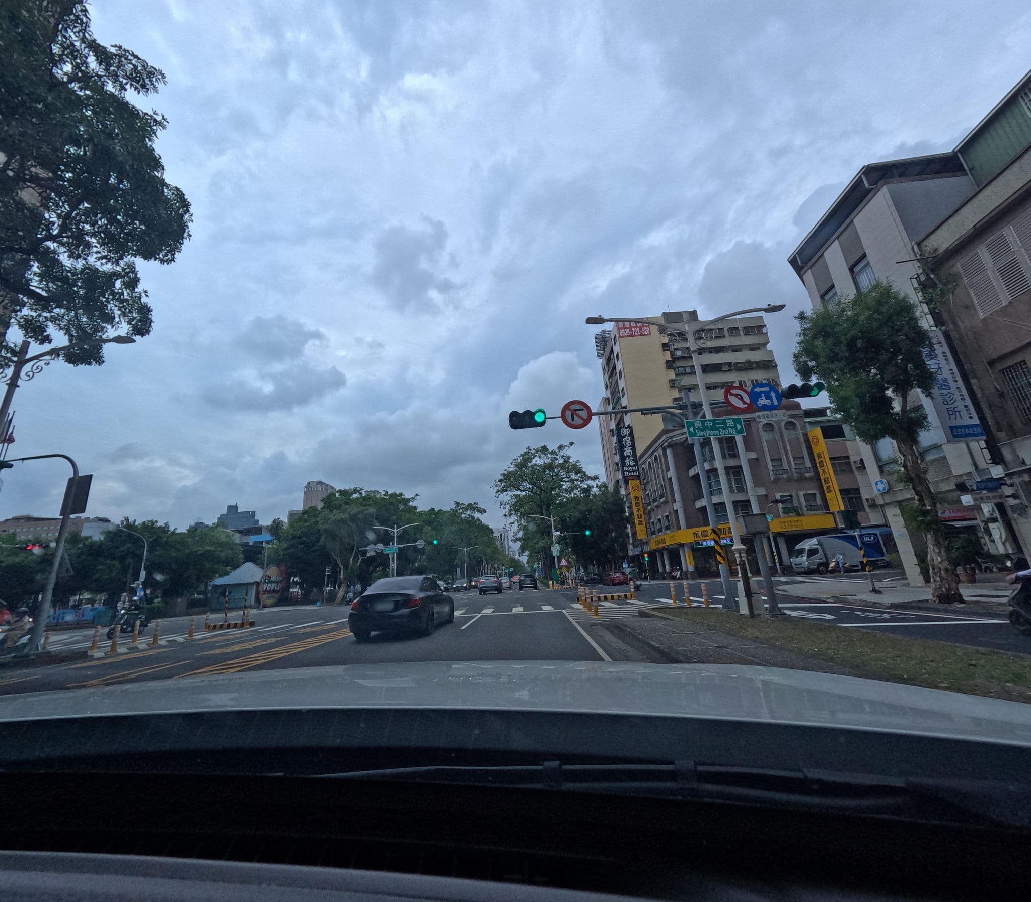 Street view near CityHome Hostel, Kaohsiung — © alllenwang (CC BY-SA · Mapillary)