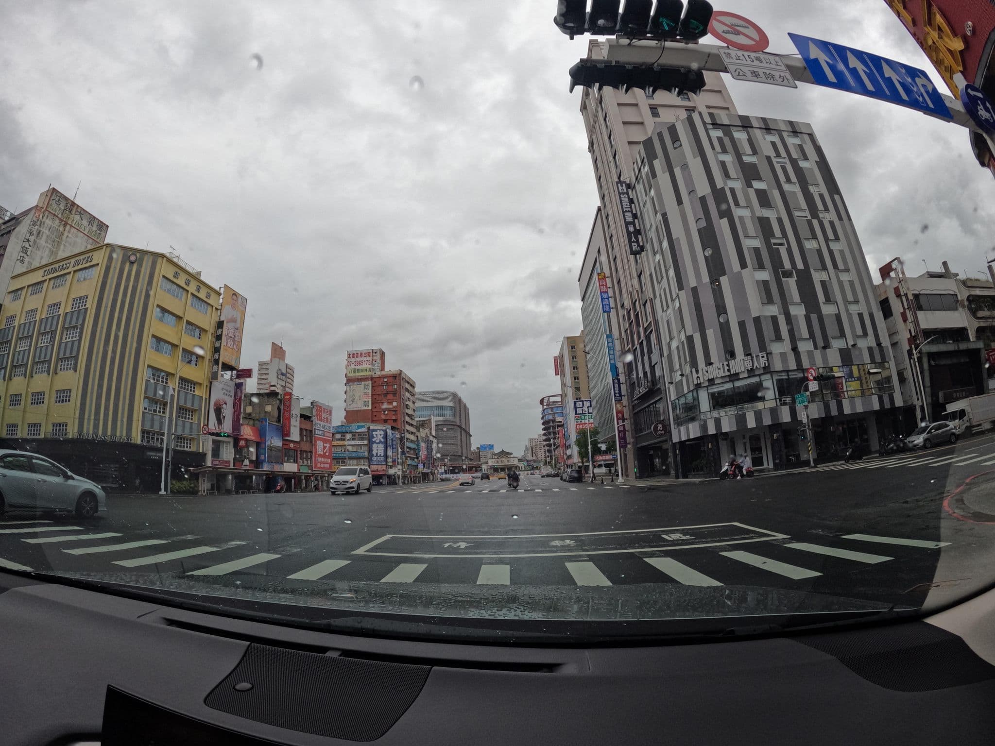 Street view near 舜鈺商務旅館 Shun Yu Hotel, Kaohsiung — © littlebtc (CC BY-SA · Mapillary)