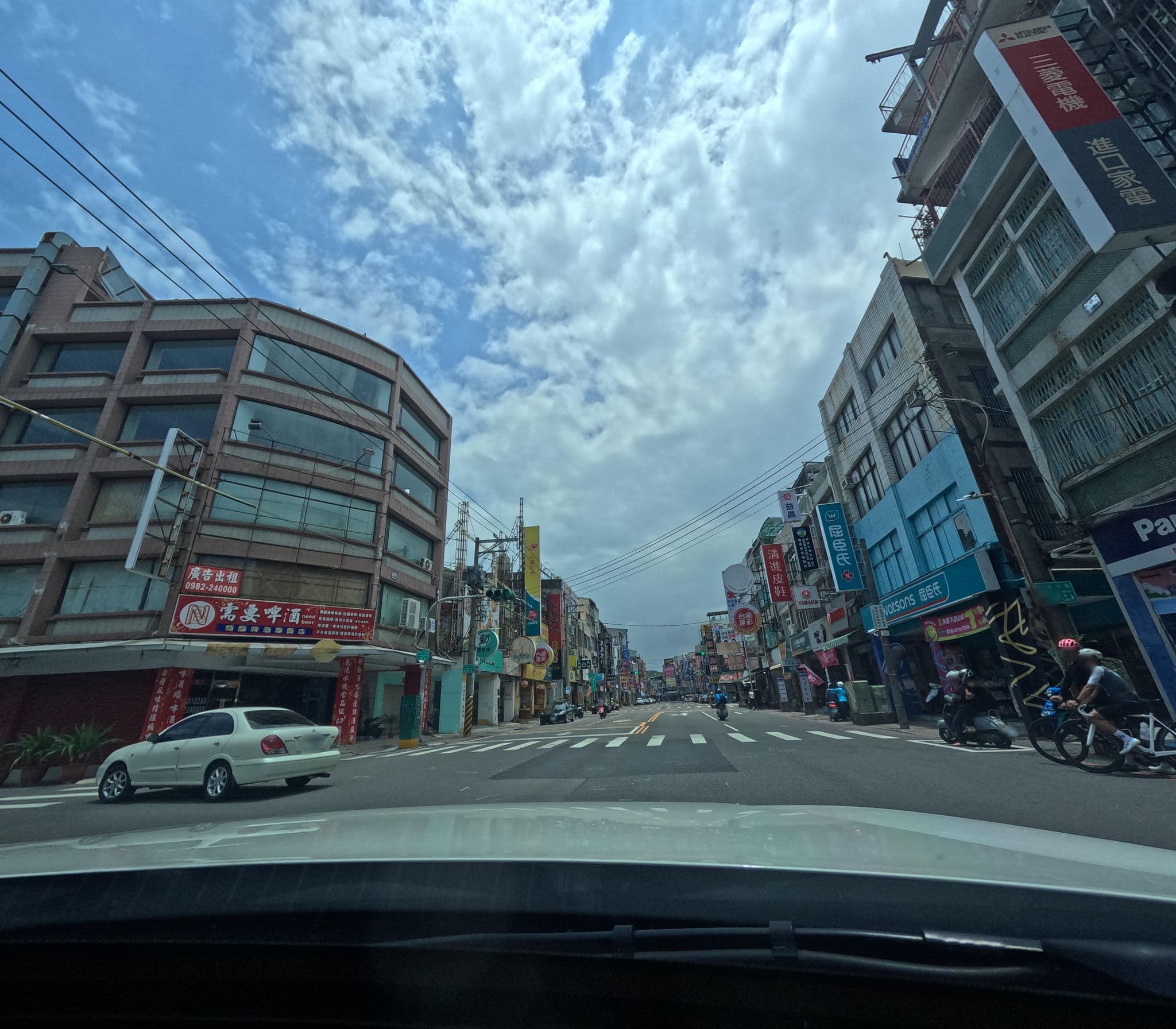 Street view near 富山旅社, Kaohsiung — © alllenwang (CC BY-SA · Mapillary)