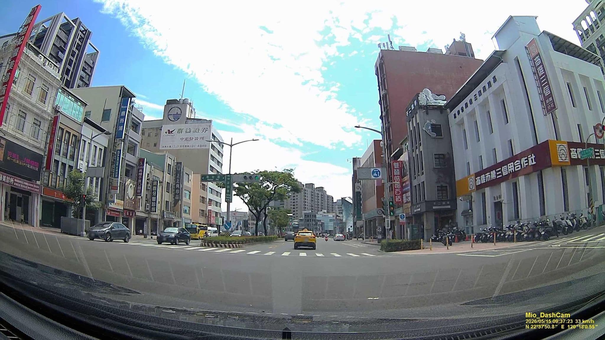 Street view near 鶴宮寓, Kaohsiung — © hcyen (CC BY-SA · Mapillary)