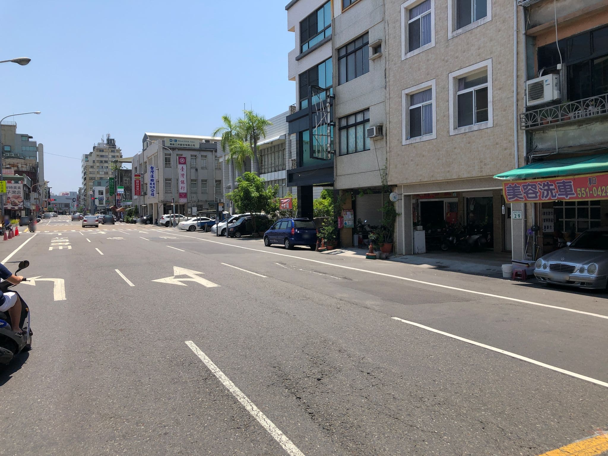 Street view near Sapuhouse, Kaohsiung — © zzhrobin (CC BY-SA · Mapillary)