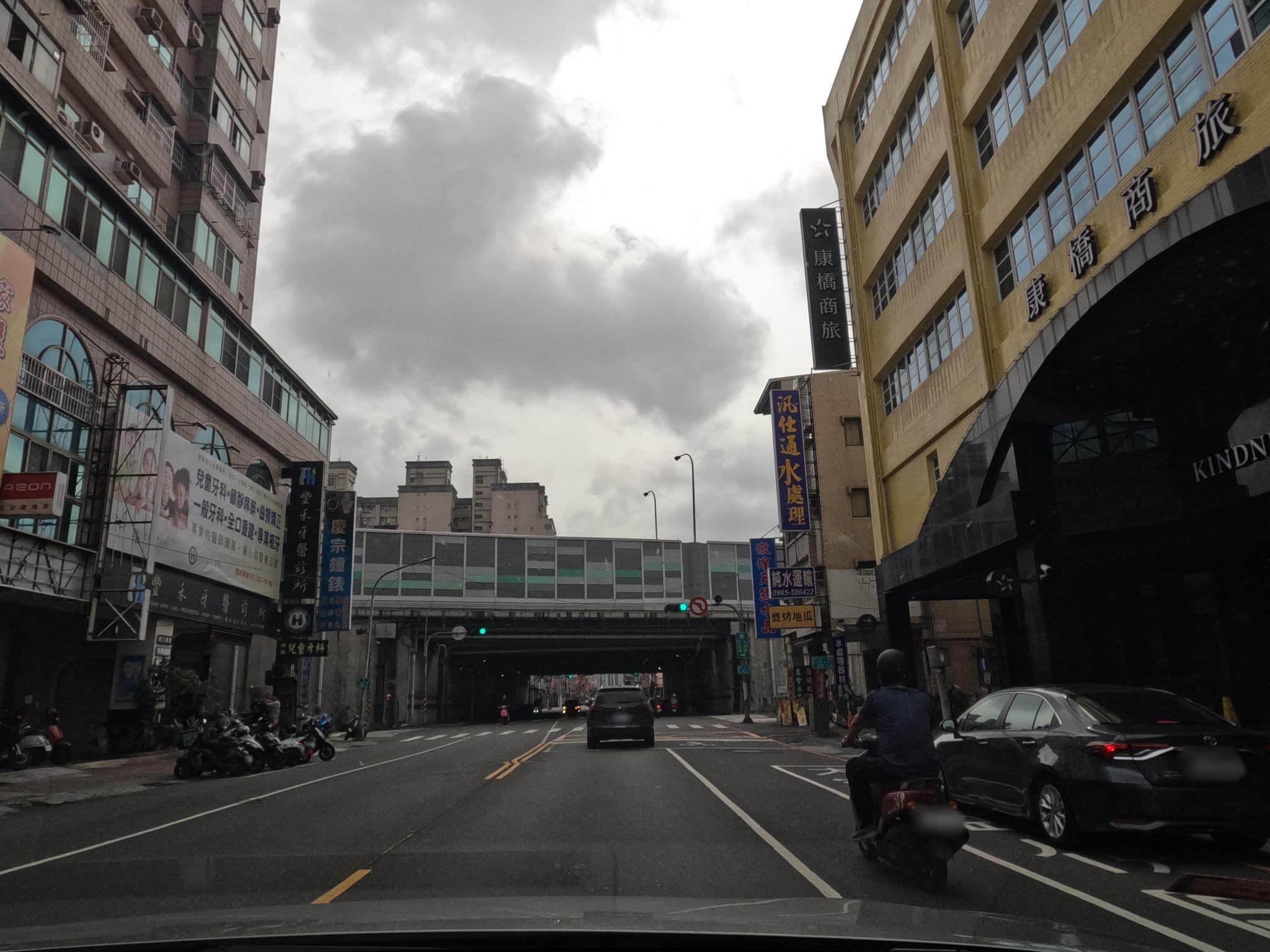 Street view near 康橋商旅, Fengshan — © littlebtc (CC BY-SA · Mapillary)