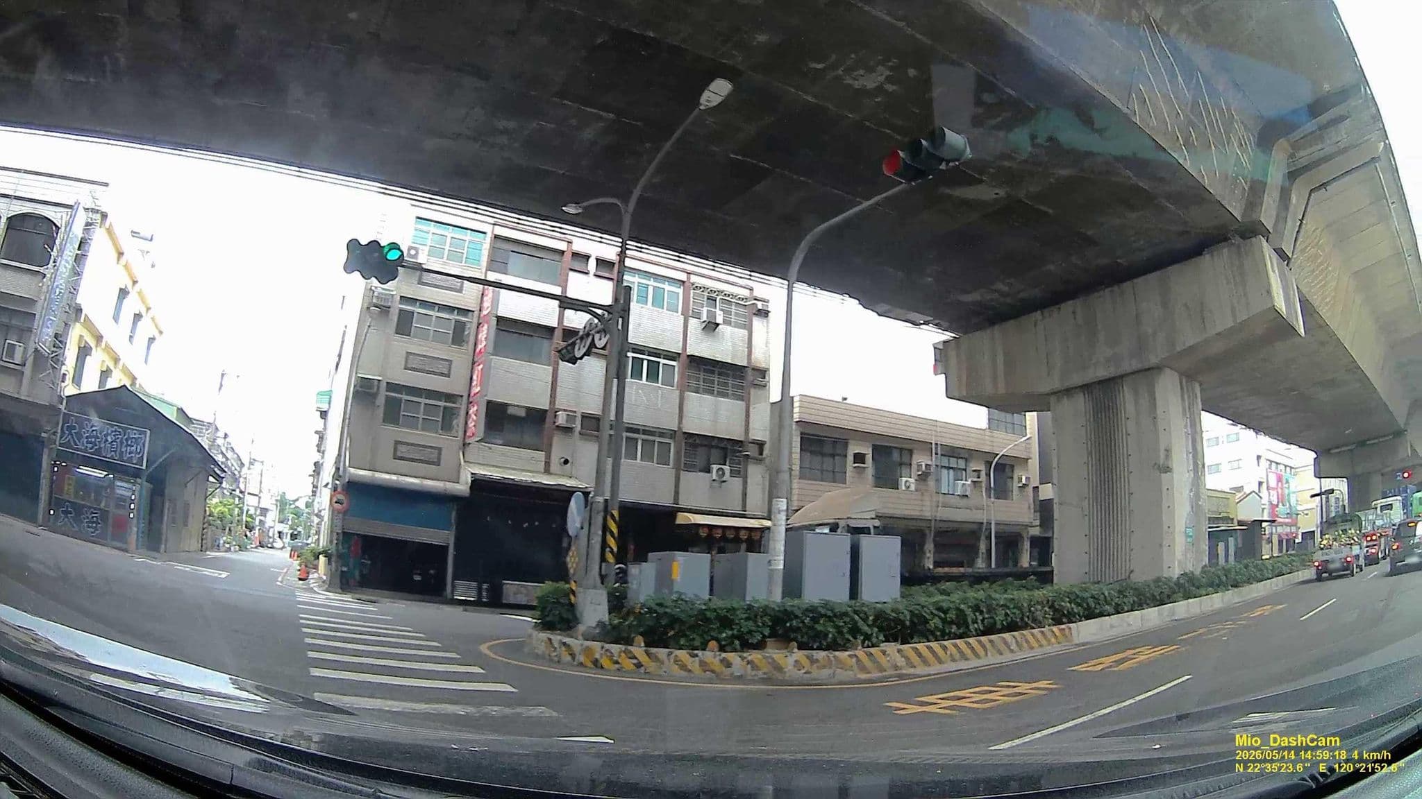 Street view near 丹麥汽車旅館, Fengshan — © hcyen (CC BY-SA · Mapillary)