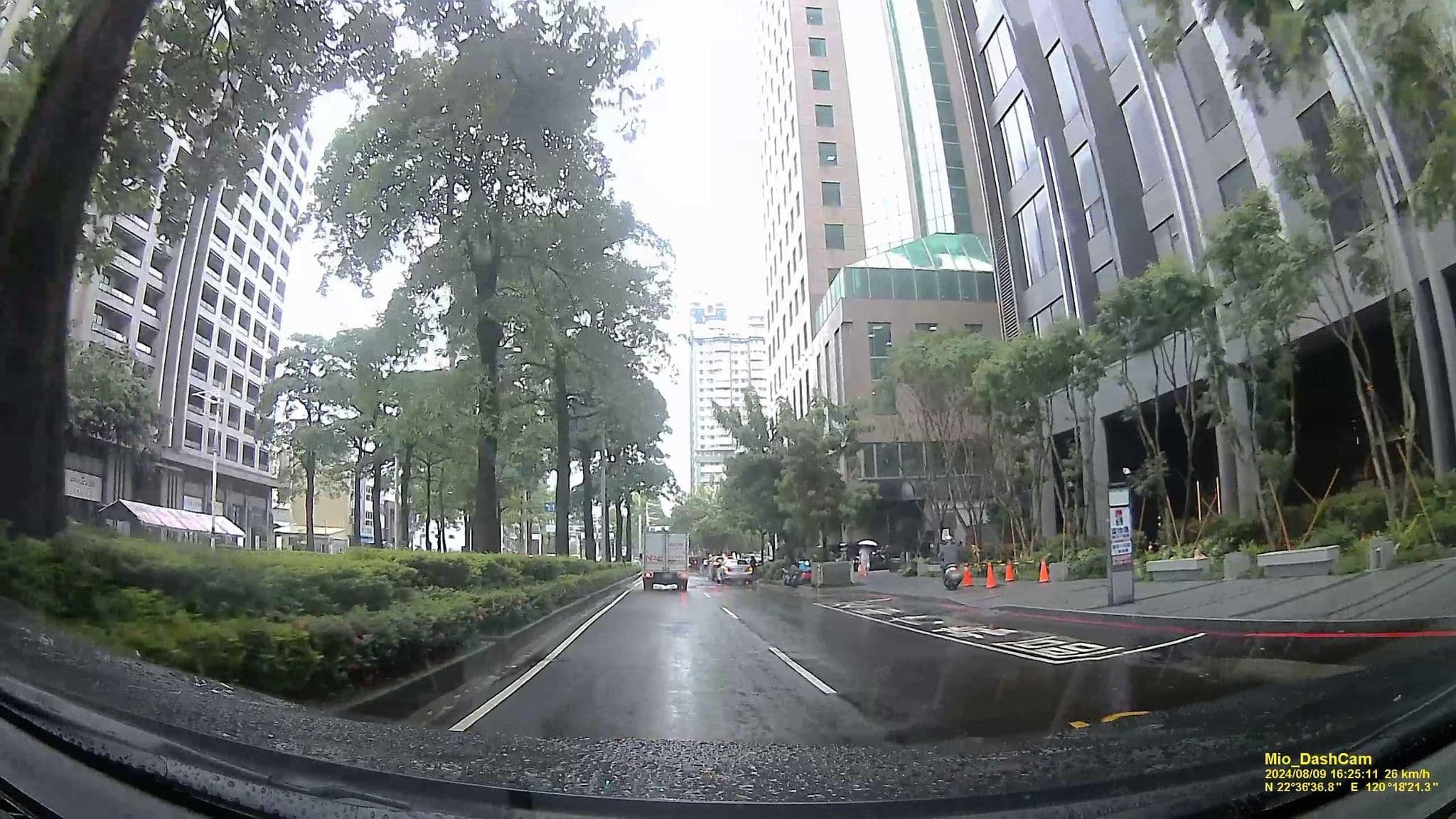 Street view near Okura Kaohsiung, Kaohsiung — © hcyen (CC BY-SA · Mapillary)