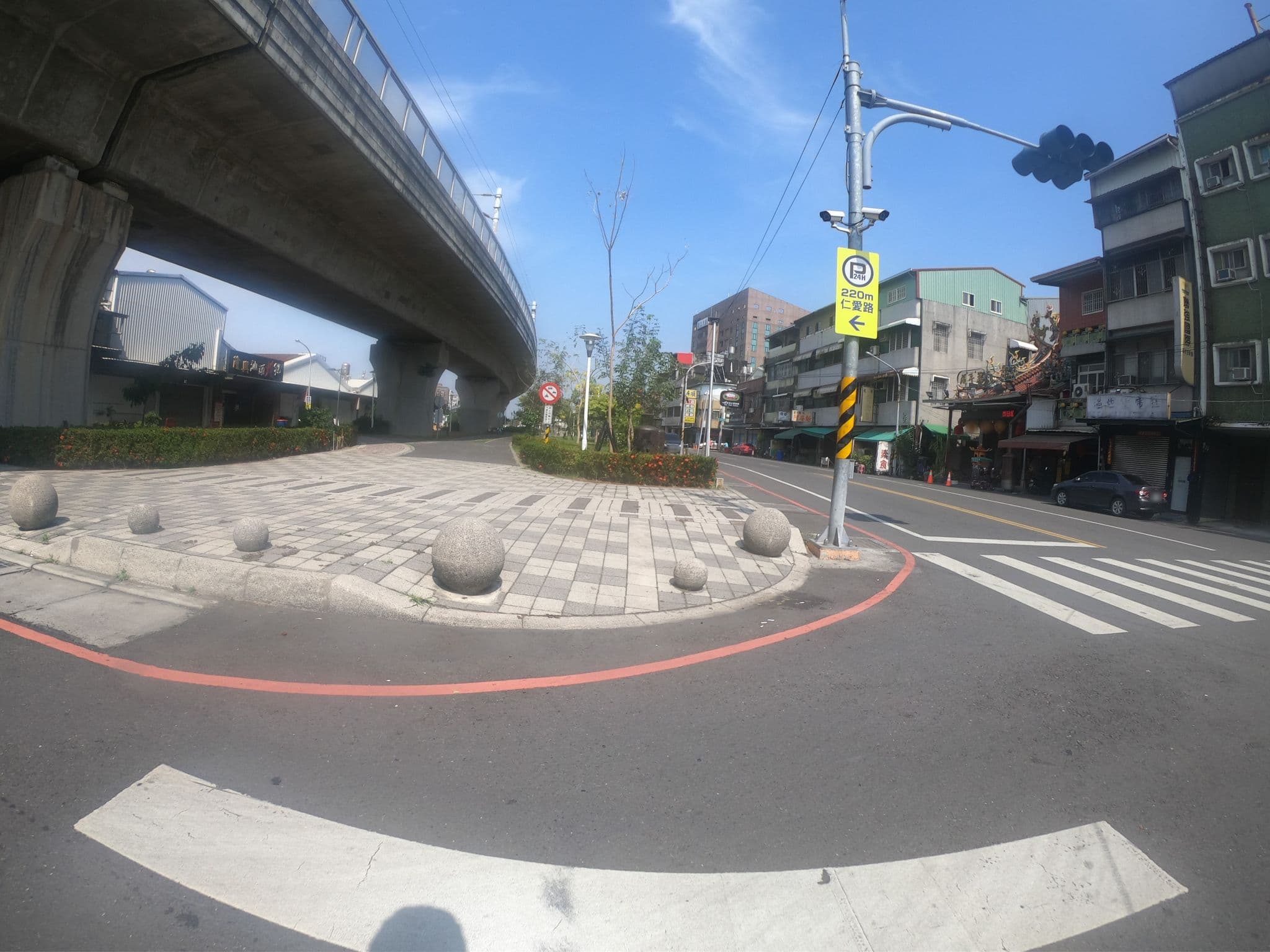 Street view near 綠洲大旅社, Chaozhou — © zinkereal (CC BY-SA · Mapillary)