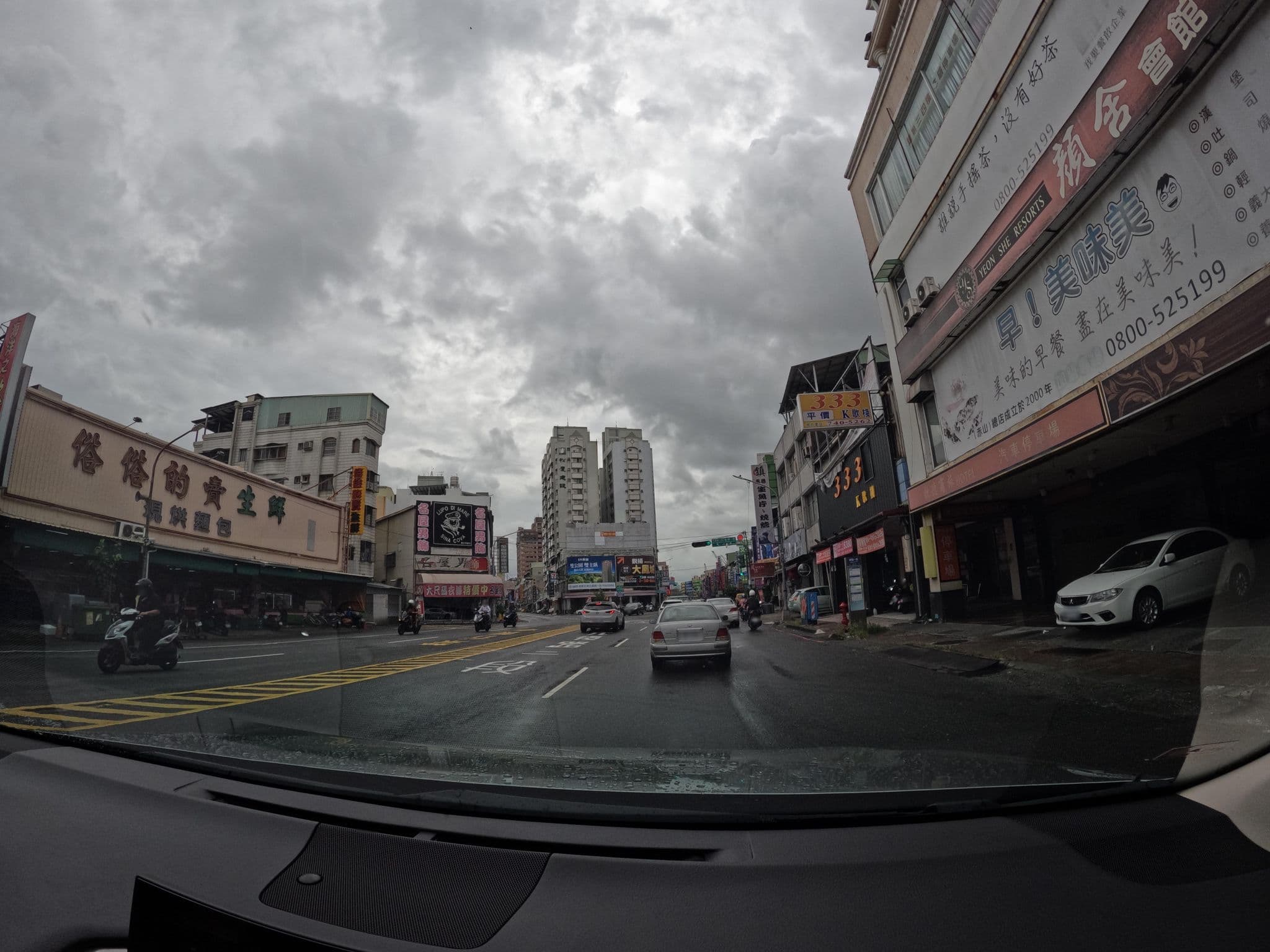 Street view near 康橋商旅(高雄鳳山館) Kindness Hotel, Fengshan — © littlebtc (CC BY-SA · Mapillary)