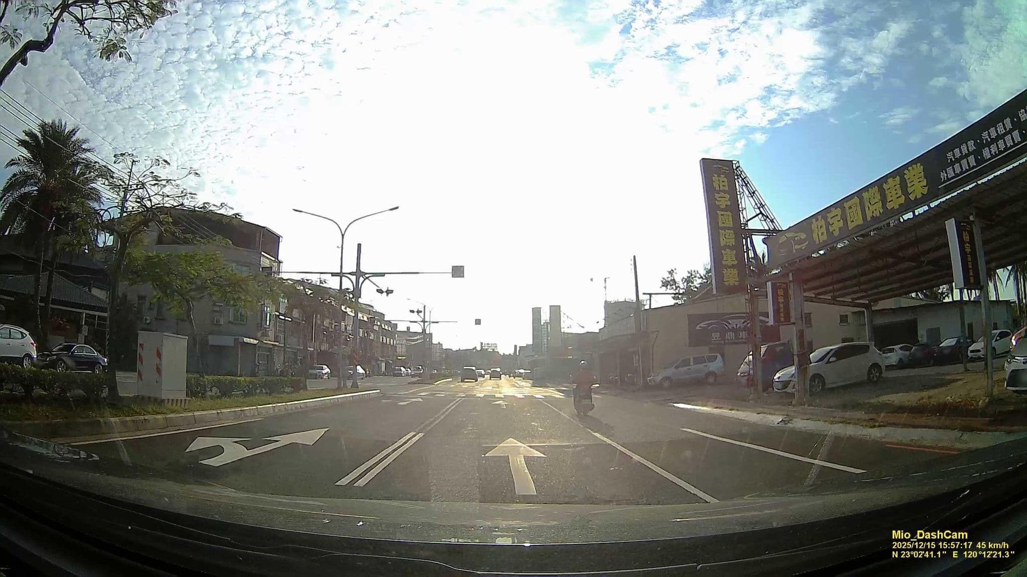 Street view near 威妮斯汽車商務旅館, Yongkang — © hcyen (CC BY-SA · Mapillary)