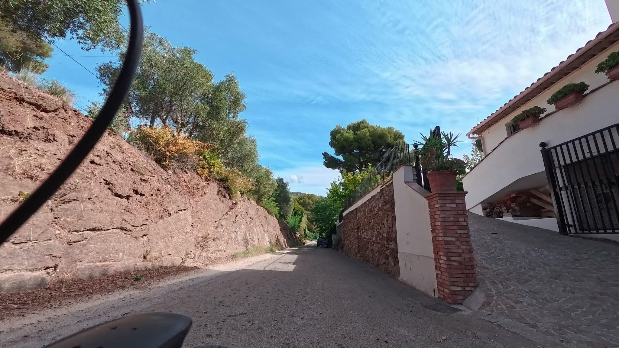 Street view near Le Relais des Maures, Cavalaire-sur-Mer — © voyage-hors-saison (CC BY-SA · Mapillary)