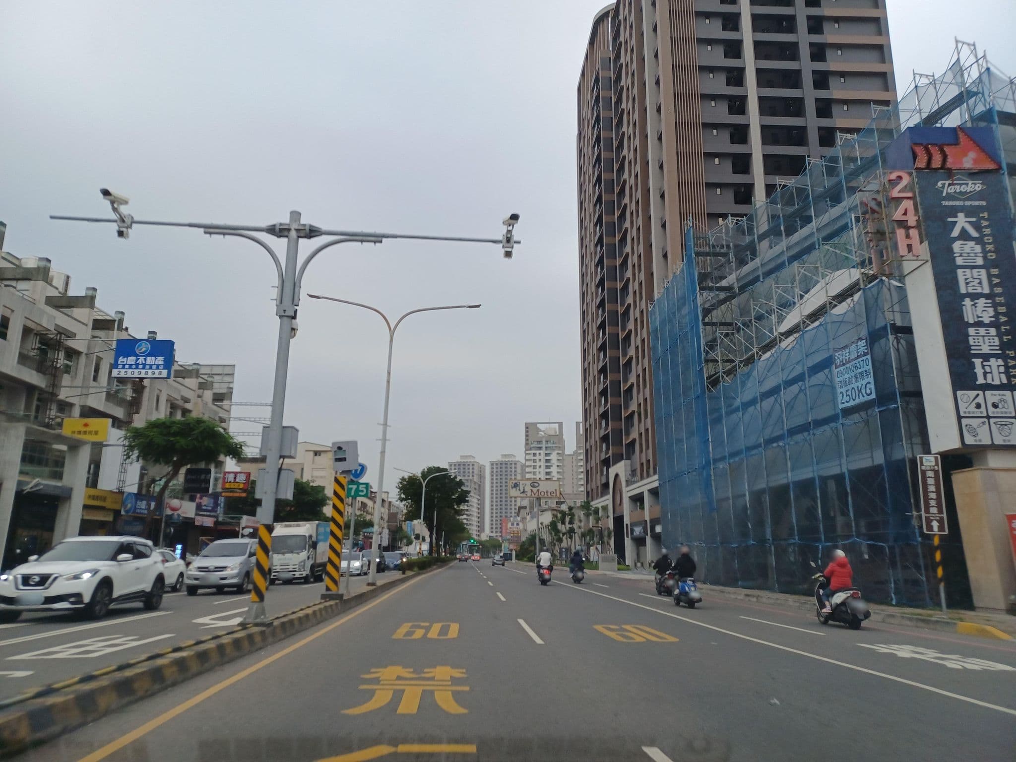 Street view near 英倫花園, Tainan — © lisbethw1130 (CC BY-SA · Mapillary)