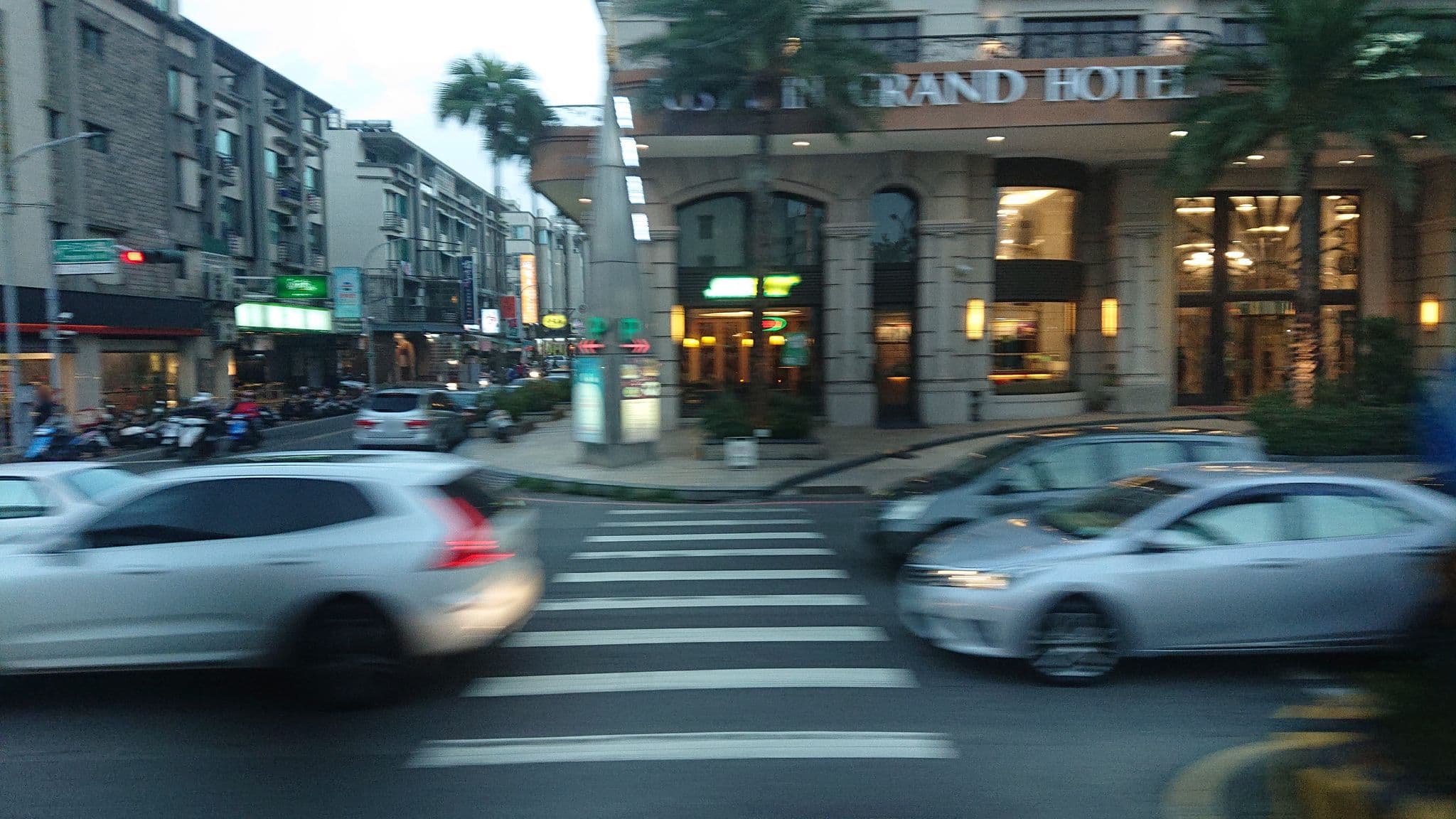 Street view near 致穩人文商旅飯店 Justwin Grand Hotel, Yongkang — © alllenwang (CC BY-SA · Mapillary)