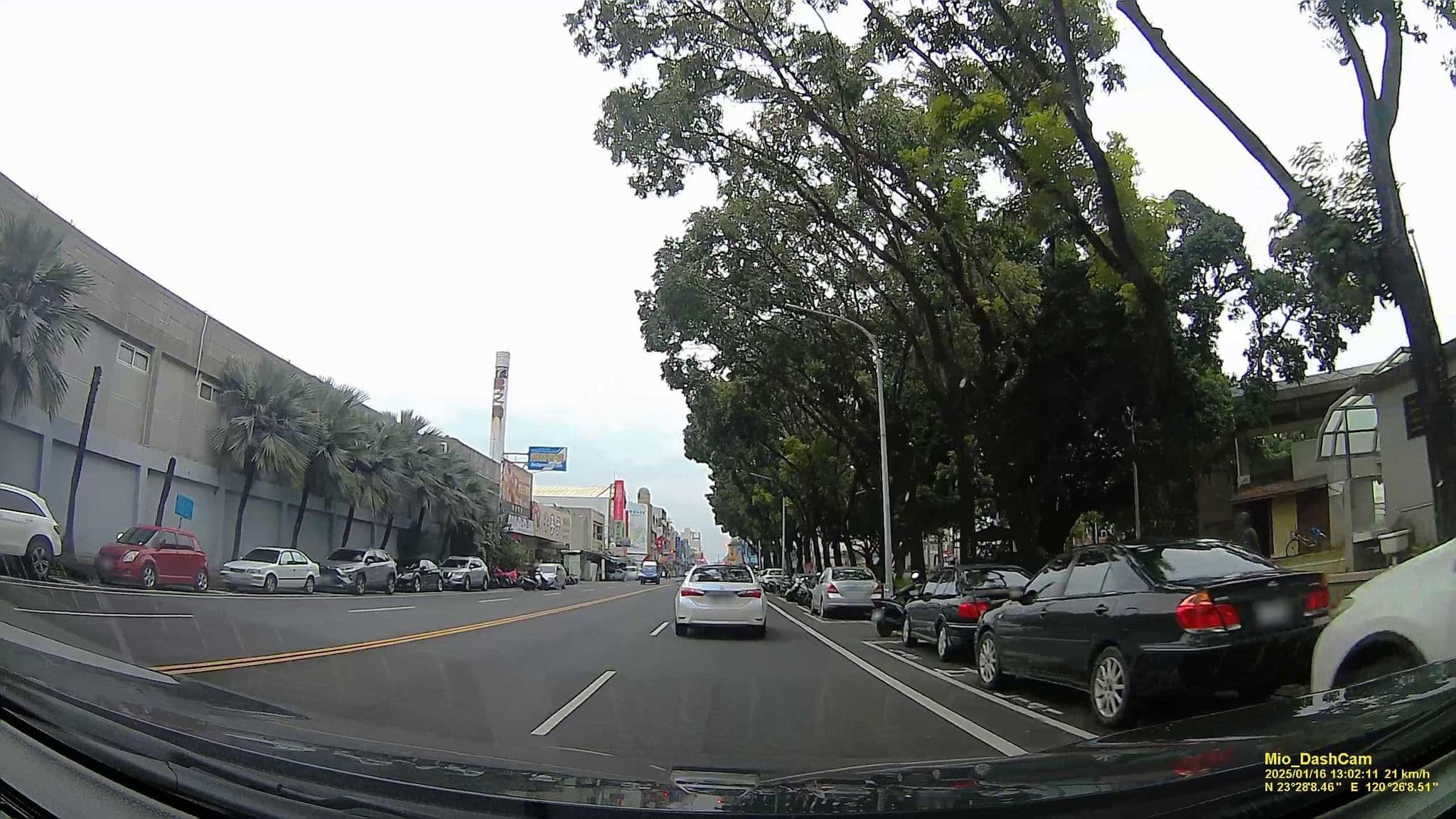 Street view near 比佛利花園汽車旅館, Chiayi City — © hcyen (CC BY-SA · Mapillary)