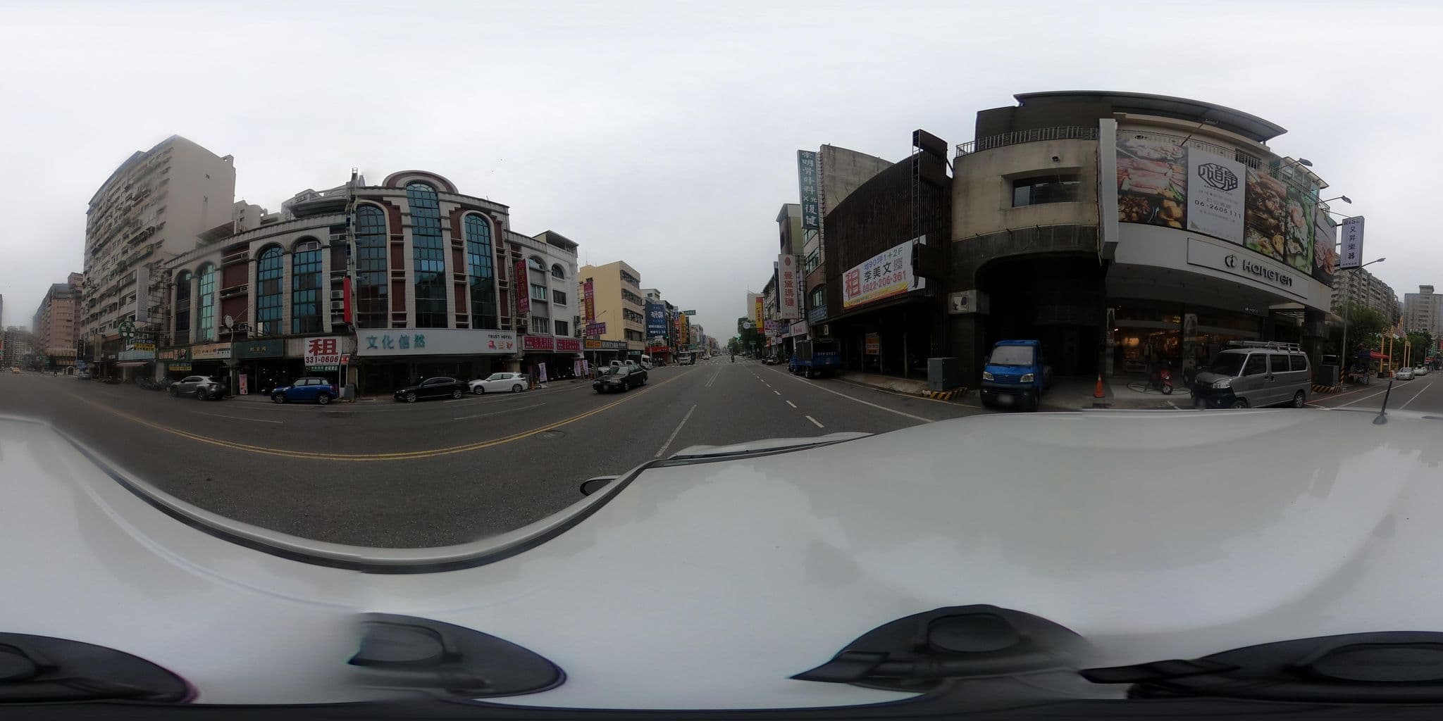 Street view near 宏盛鑫商務飯店 Hong Cheng Hin Businese Hotel, Tainan — © lisbethw1130 (CC BY-SA · Mapillary)