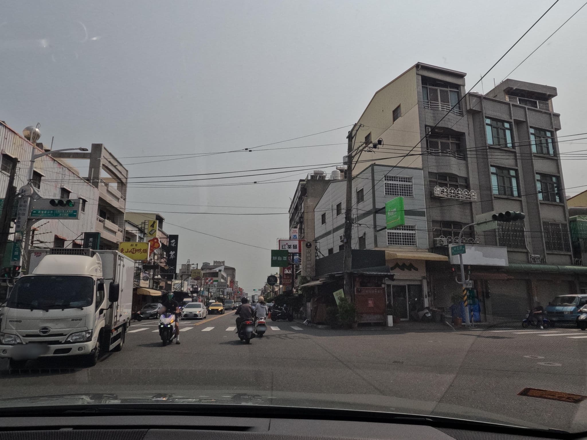 Street view near Leader Hotel 儷達商務飯店, Yongkang — © littlebtc (CC BY-SA · Mapillary)
