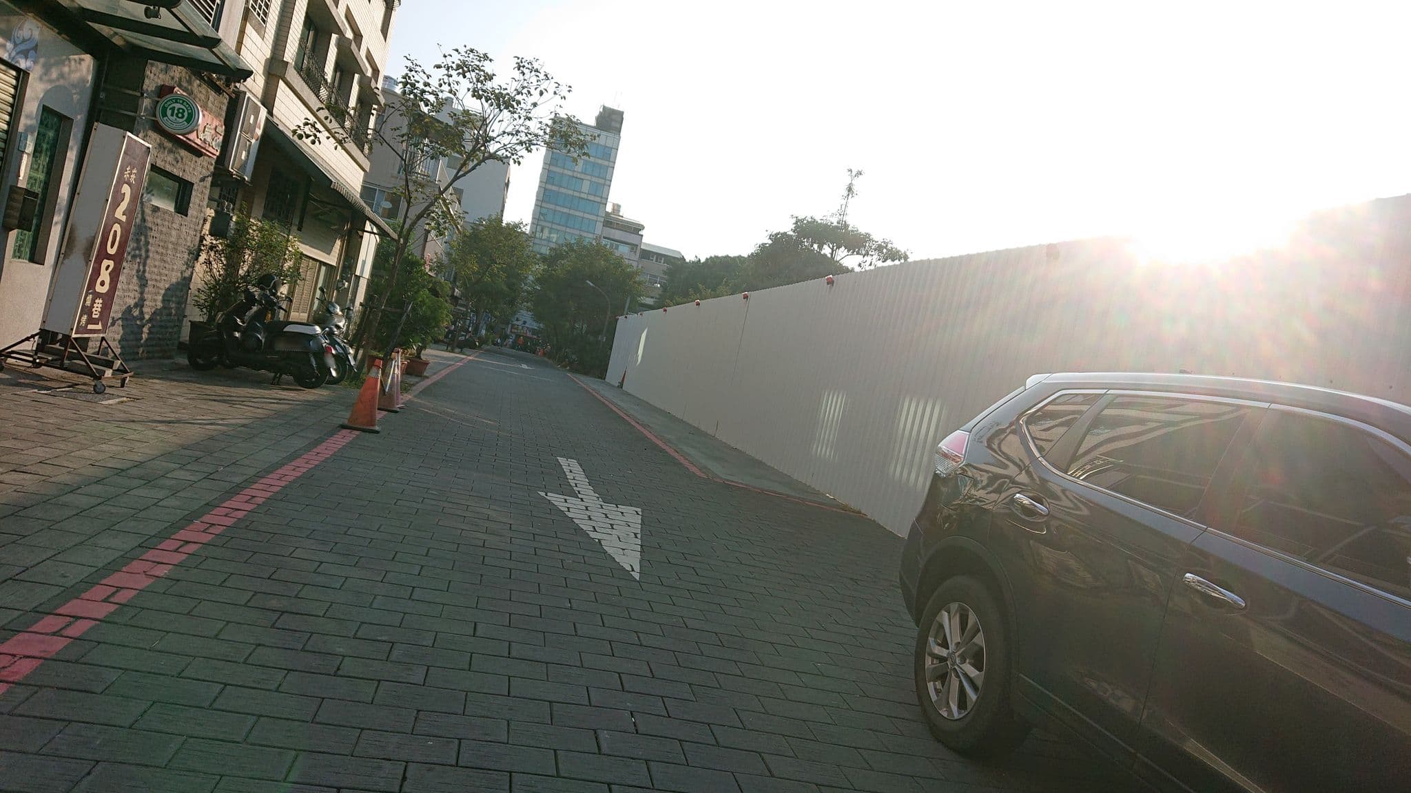 Street view near 英王商務旅館, Tainan — © alllenwang (CC BY-SA · Mapillary)