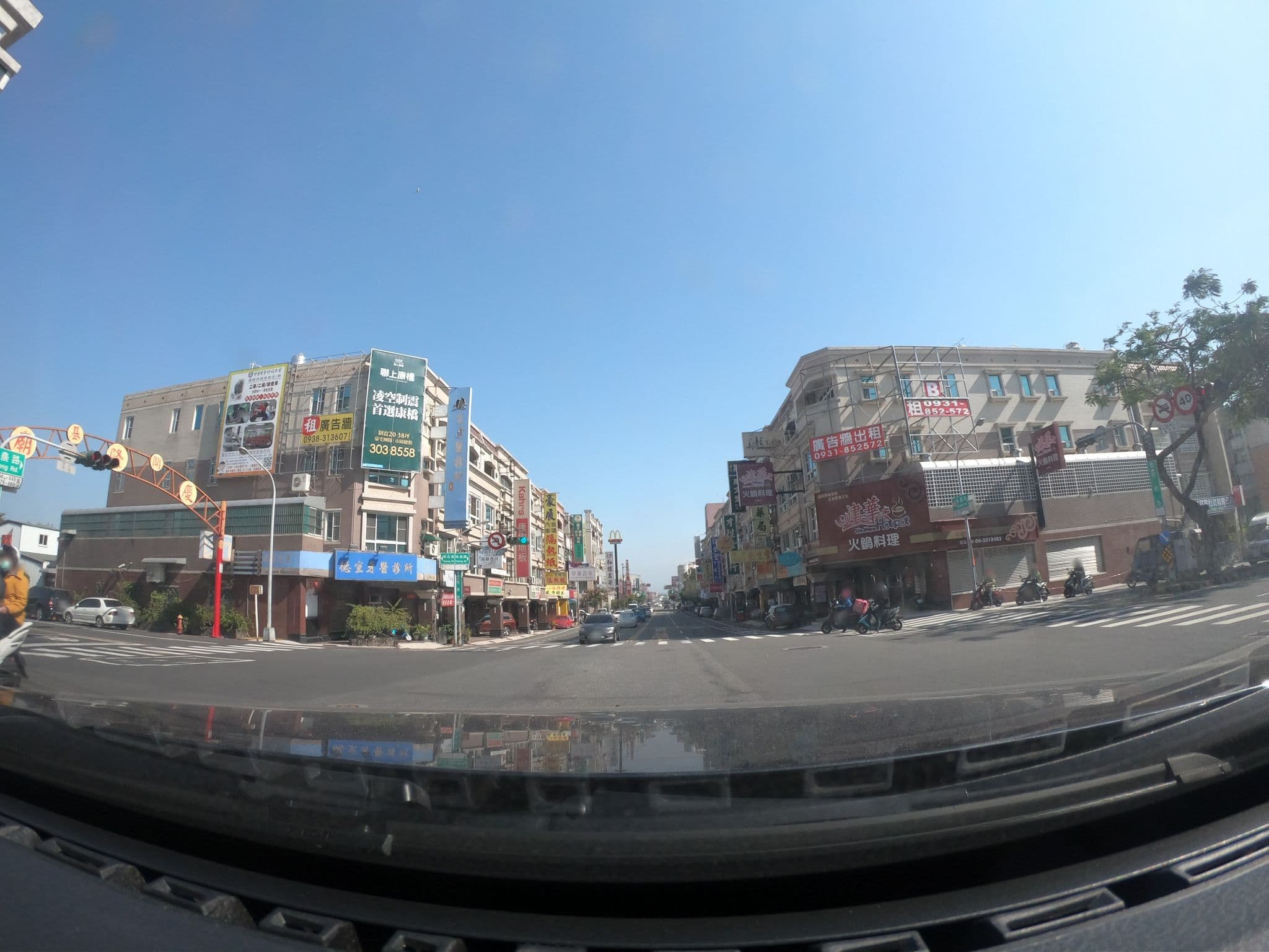 Street view near 花嫁汽車旅館, Tainan — © raymond2828520 (CC BY-SA · Mapillary)