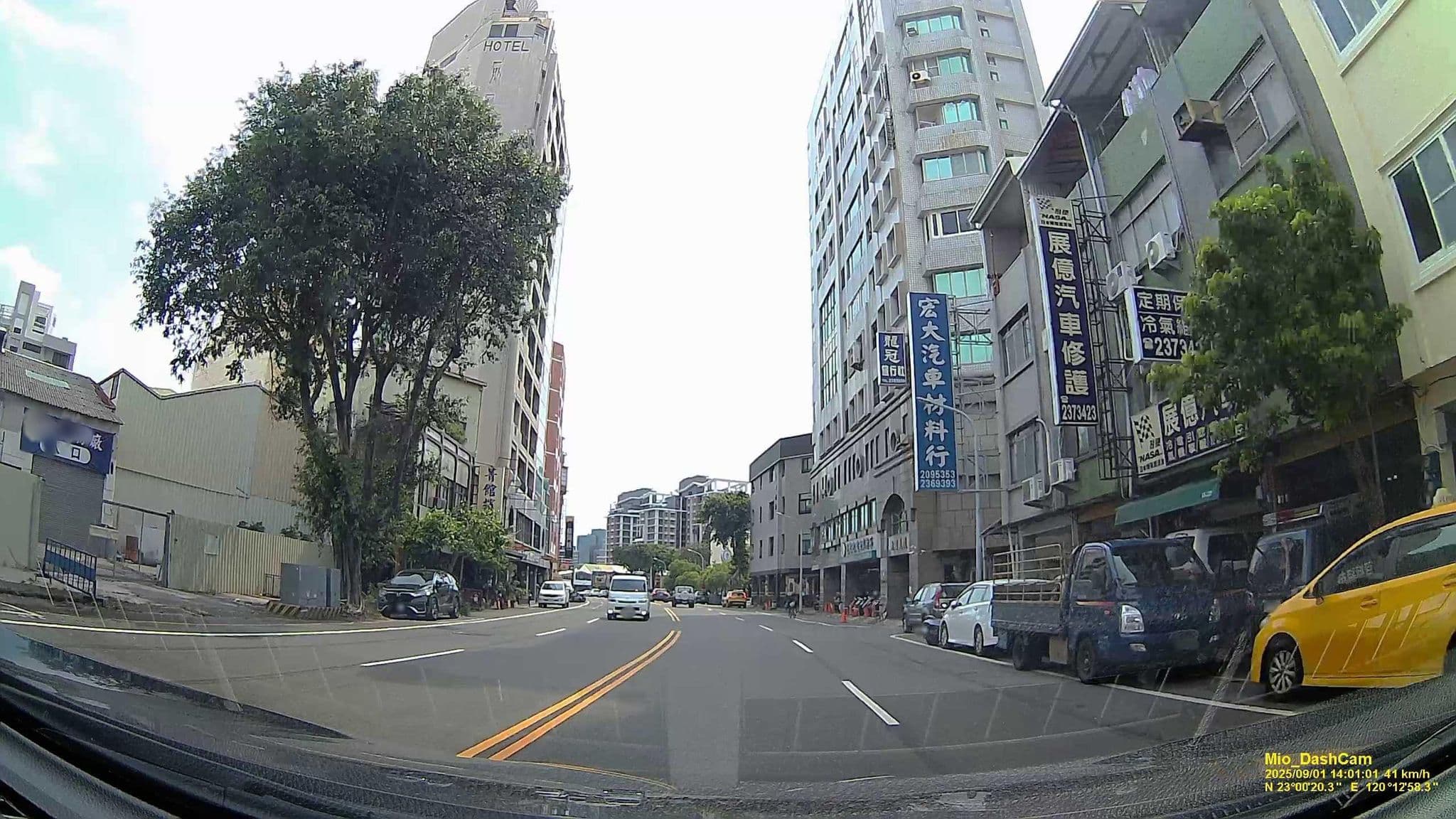 Street view near 南寶大飯店, Tainan — © hcyen (CC BY-SA · Mapillary)