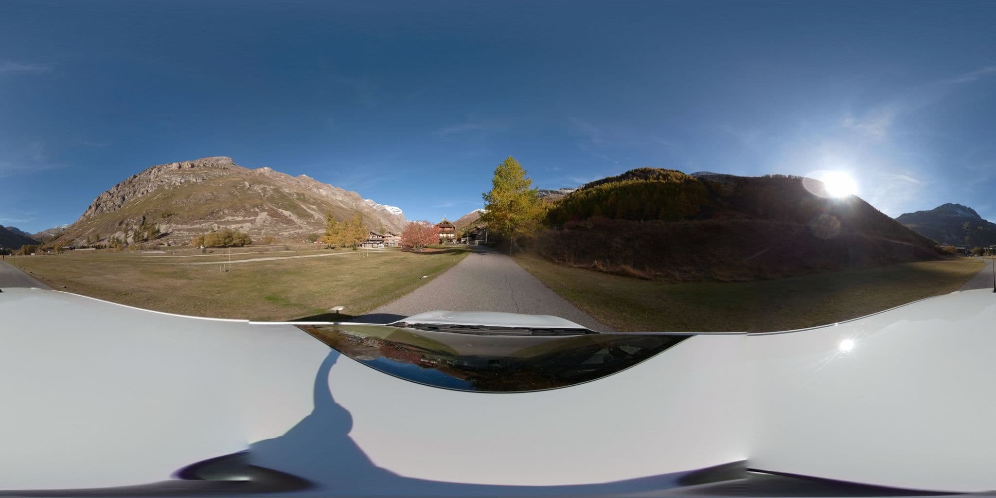 Street view near Les Richardes, Val-d'Isère