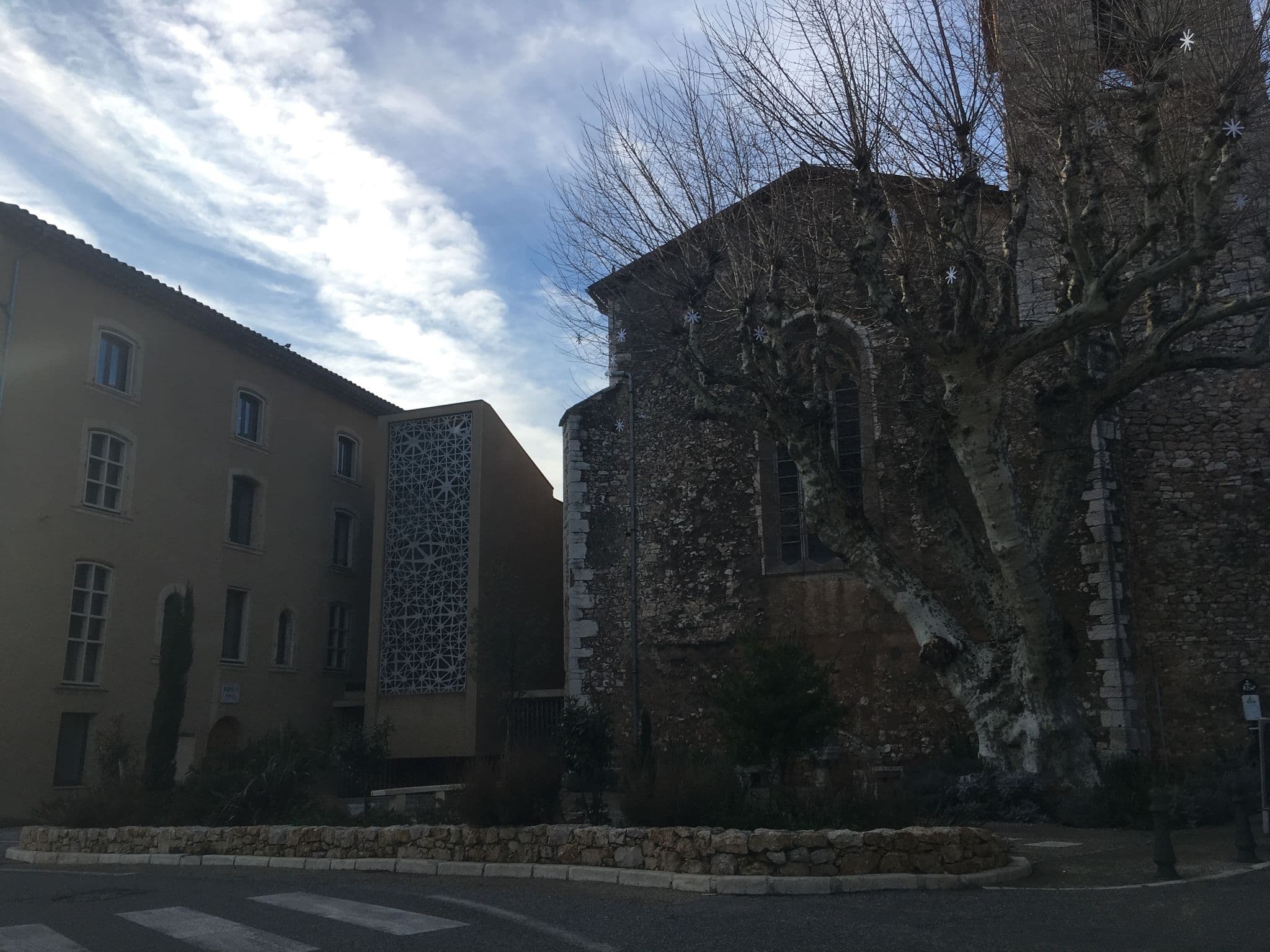 Street view near Le Saint-Marc, Aups — © phjarry (CC BY-SA · Mapillary)