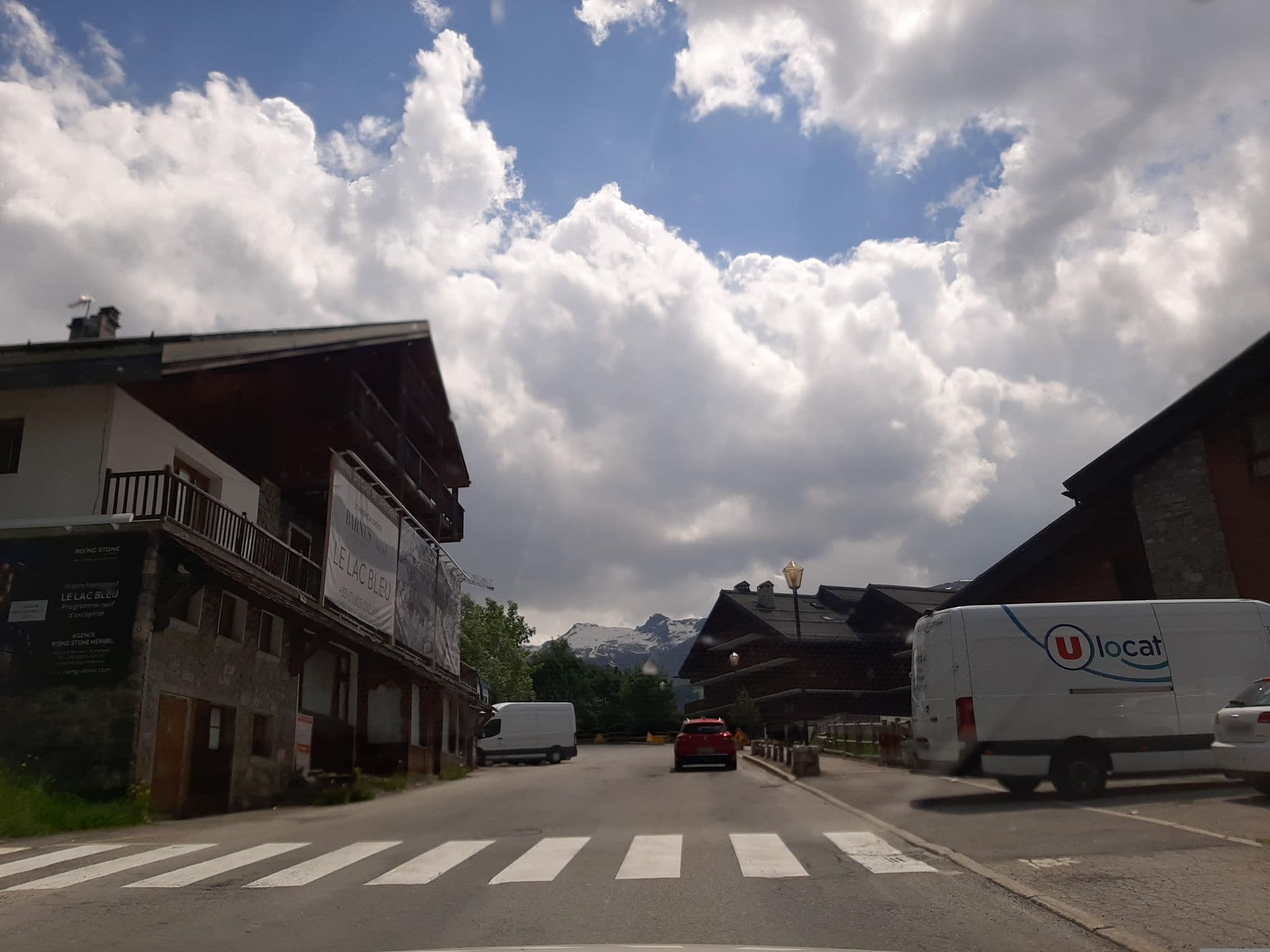 Street view near Le Lac Bleu, Méribel — © alexmodesto73 (CC BY-SA · Mapillary)