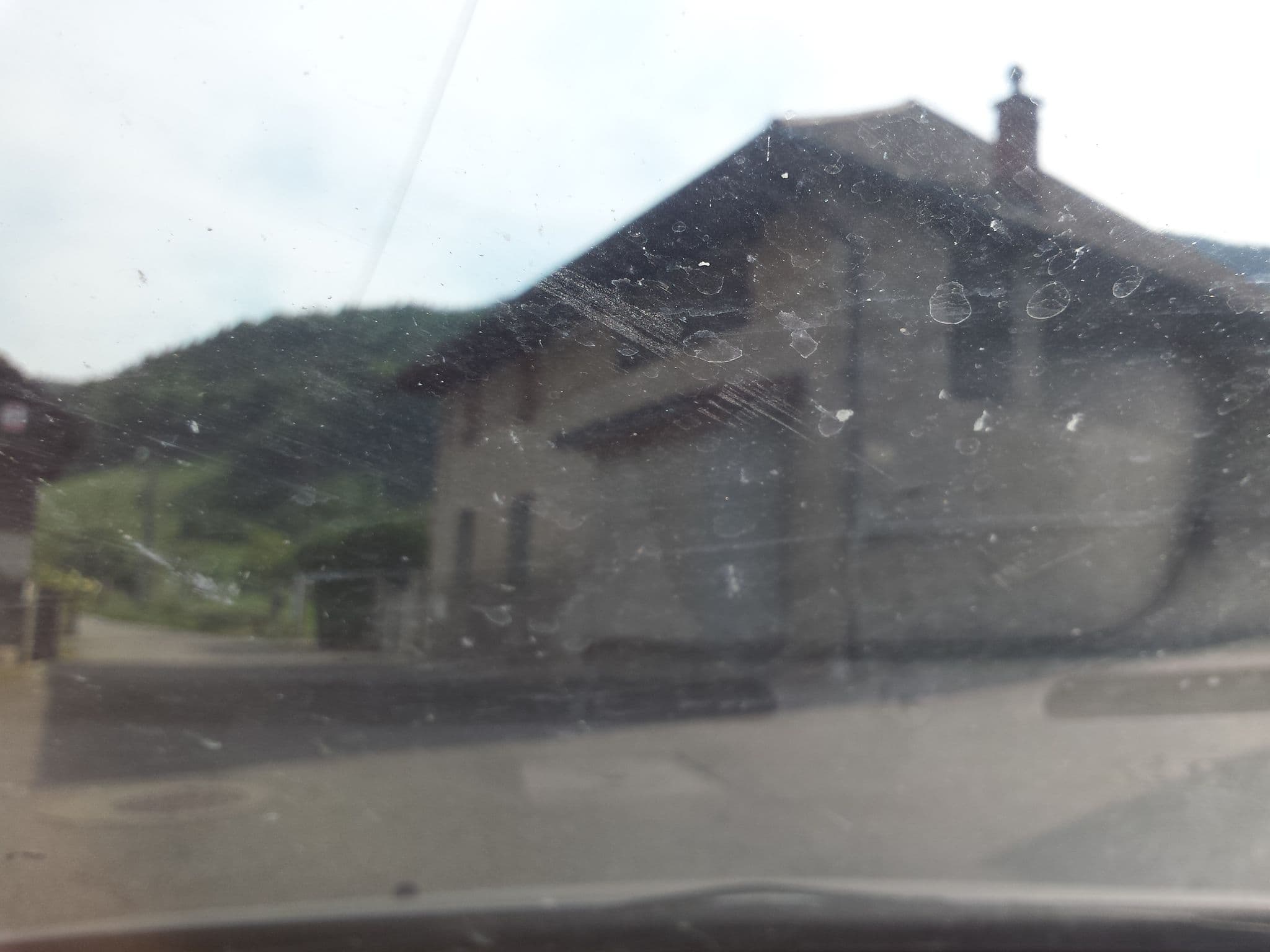 Street view near Au pas de l'ours, Faverges — © operon85 (CC BY-SA · Mapillary)