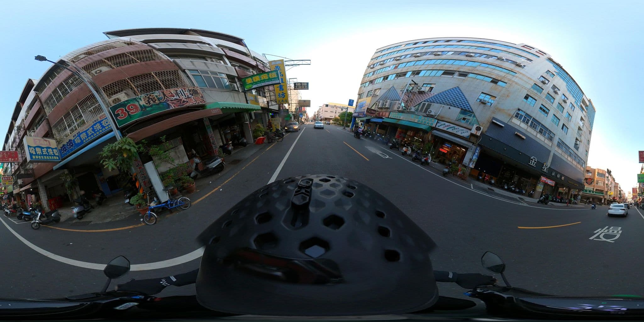 Street view near 哥爸妻夫大飯店, Tainan — © irvinfly (CC BY-SA · Mapillary)