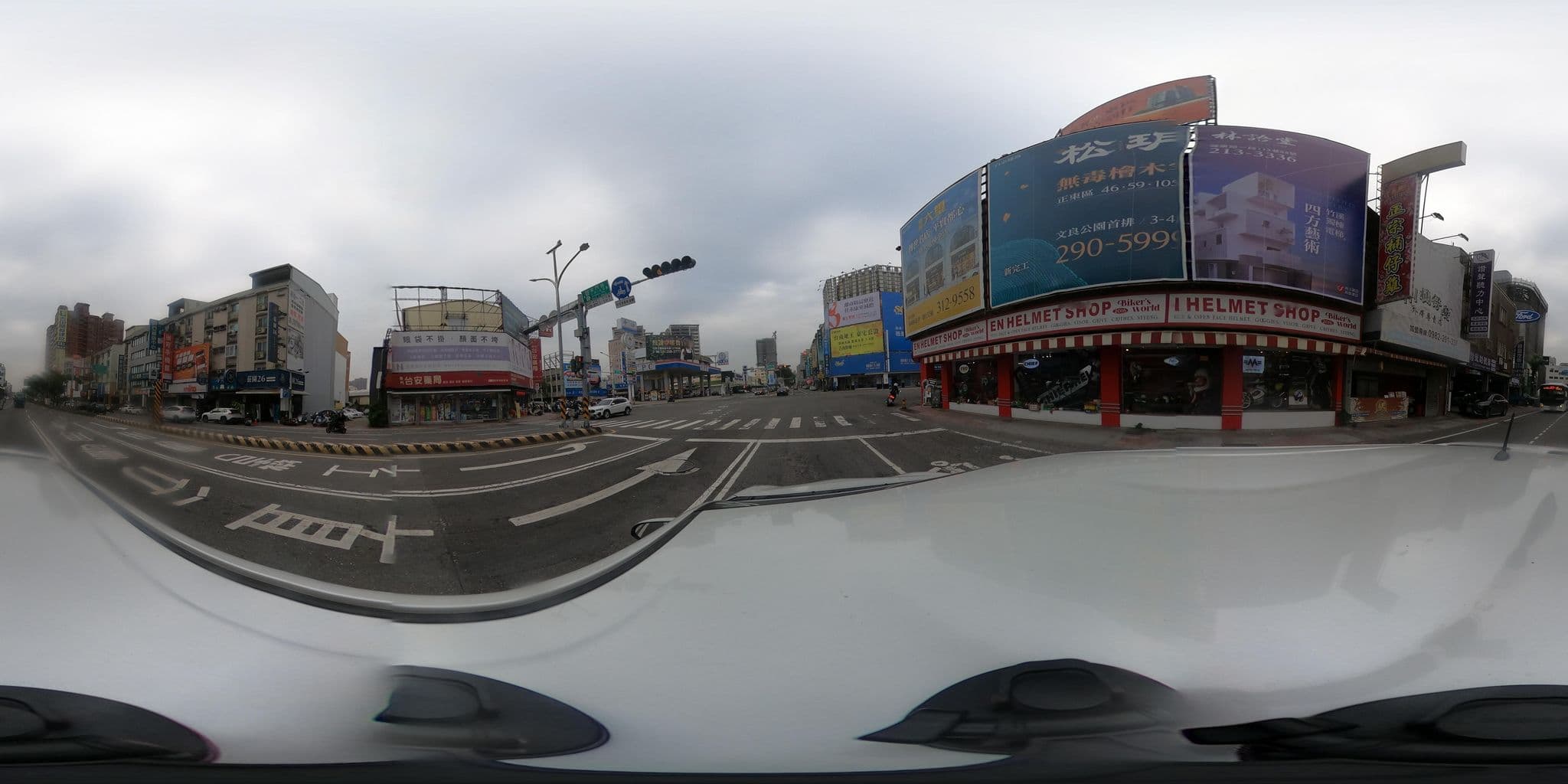 Street view near 亞帝大飯店, Tainan — © lisbethw1130 (CC BY-SA · Mapillary)
