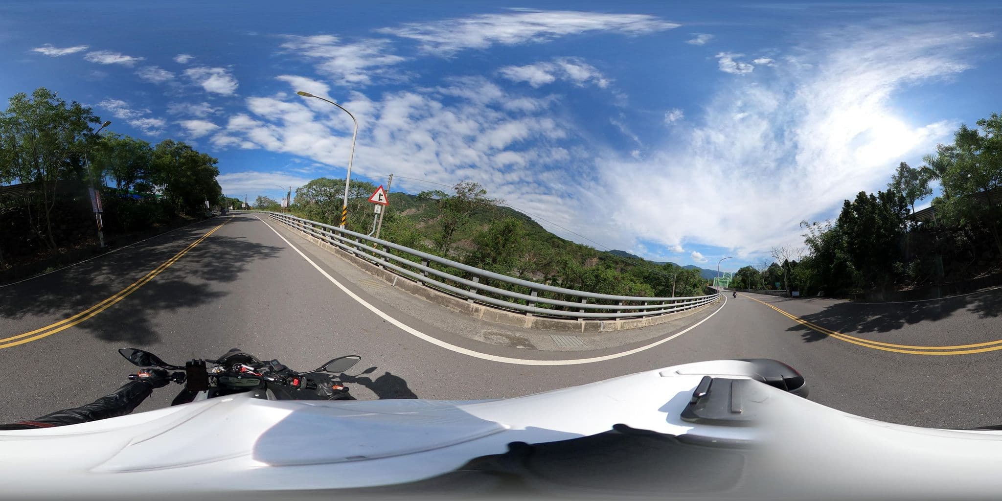 Street view near 松興溫泉小木屋山莊, Yujing — © komali2 (CC BY-SA · Mapillary)