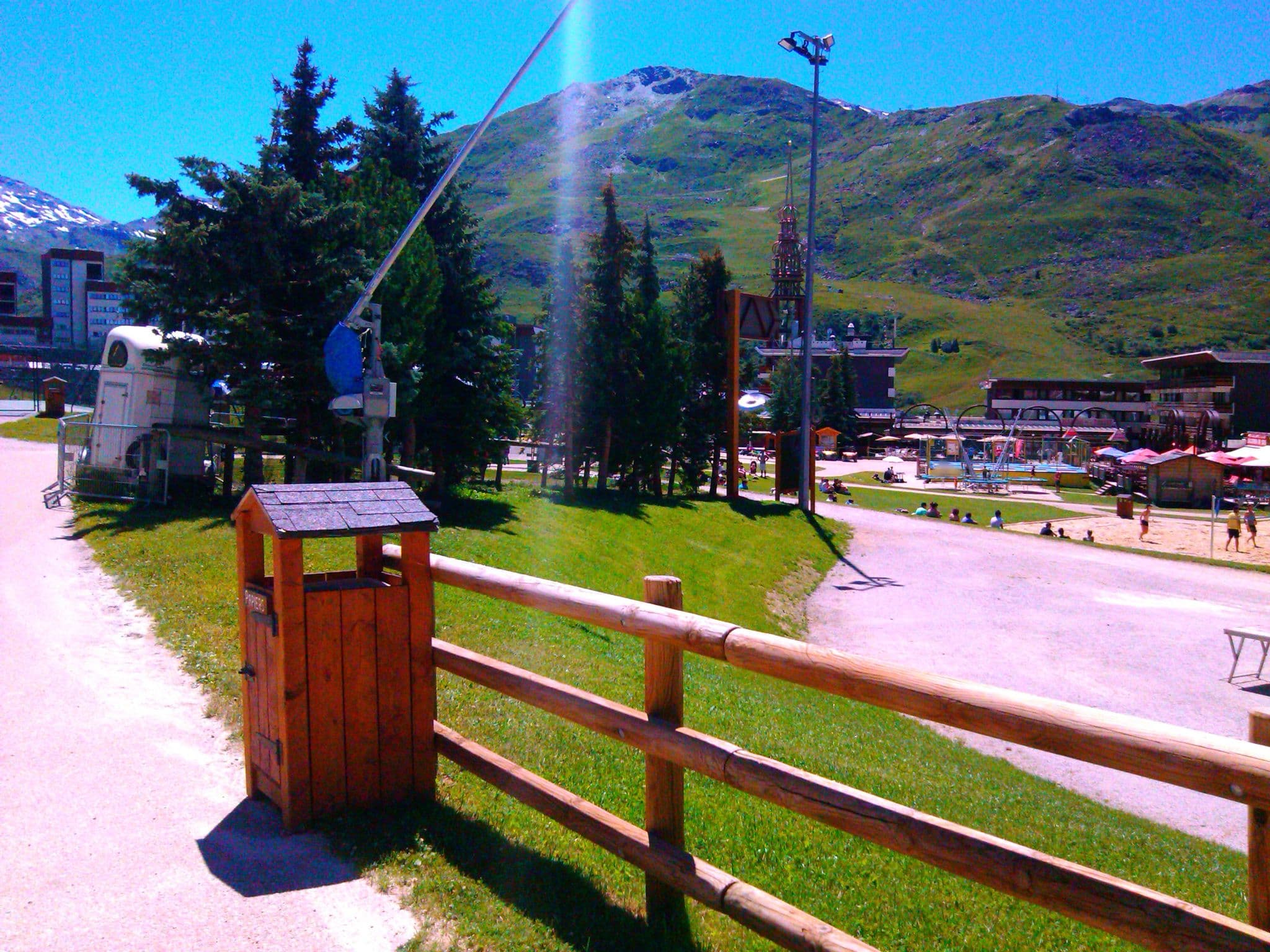 Street view near Pelvoux, Val Thorens