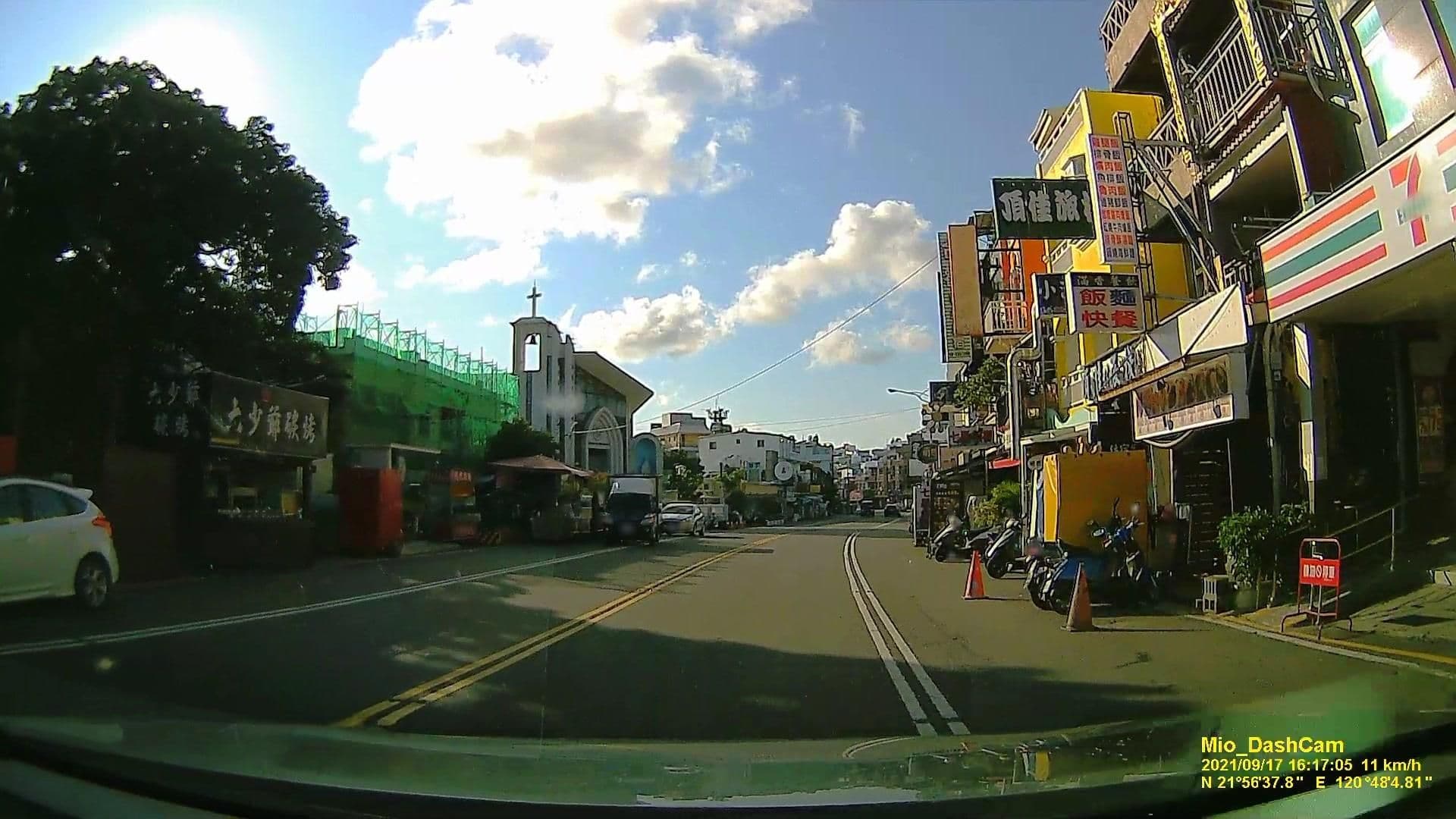 Street view near 佳欣旅店, Hengchun — © littlebtc (CC BY-SA · Mapillary)
