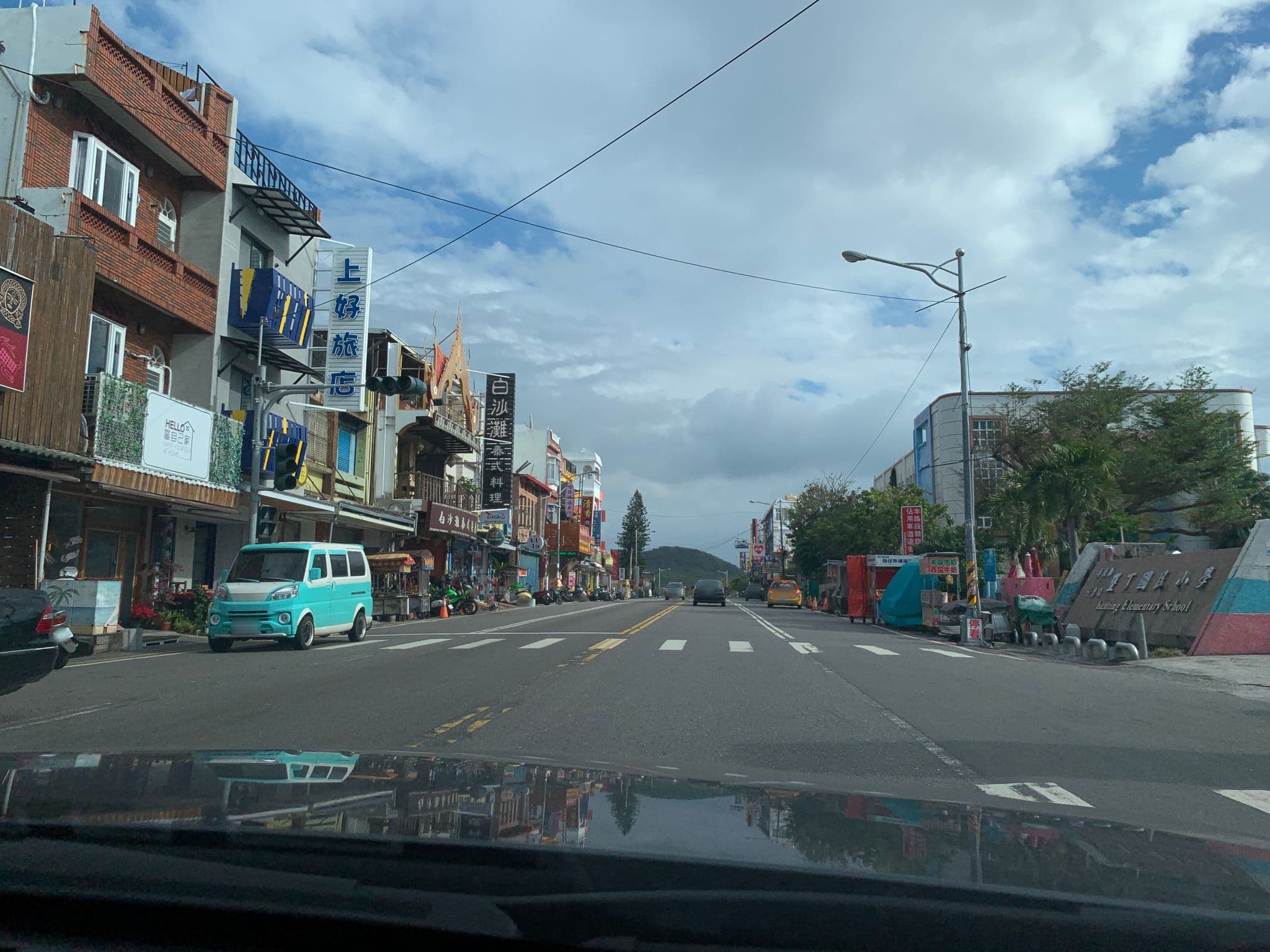 Street view near 喬崴旅店, Hengchun — © raymond2828520 (CC BY-SA · Mapillary)