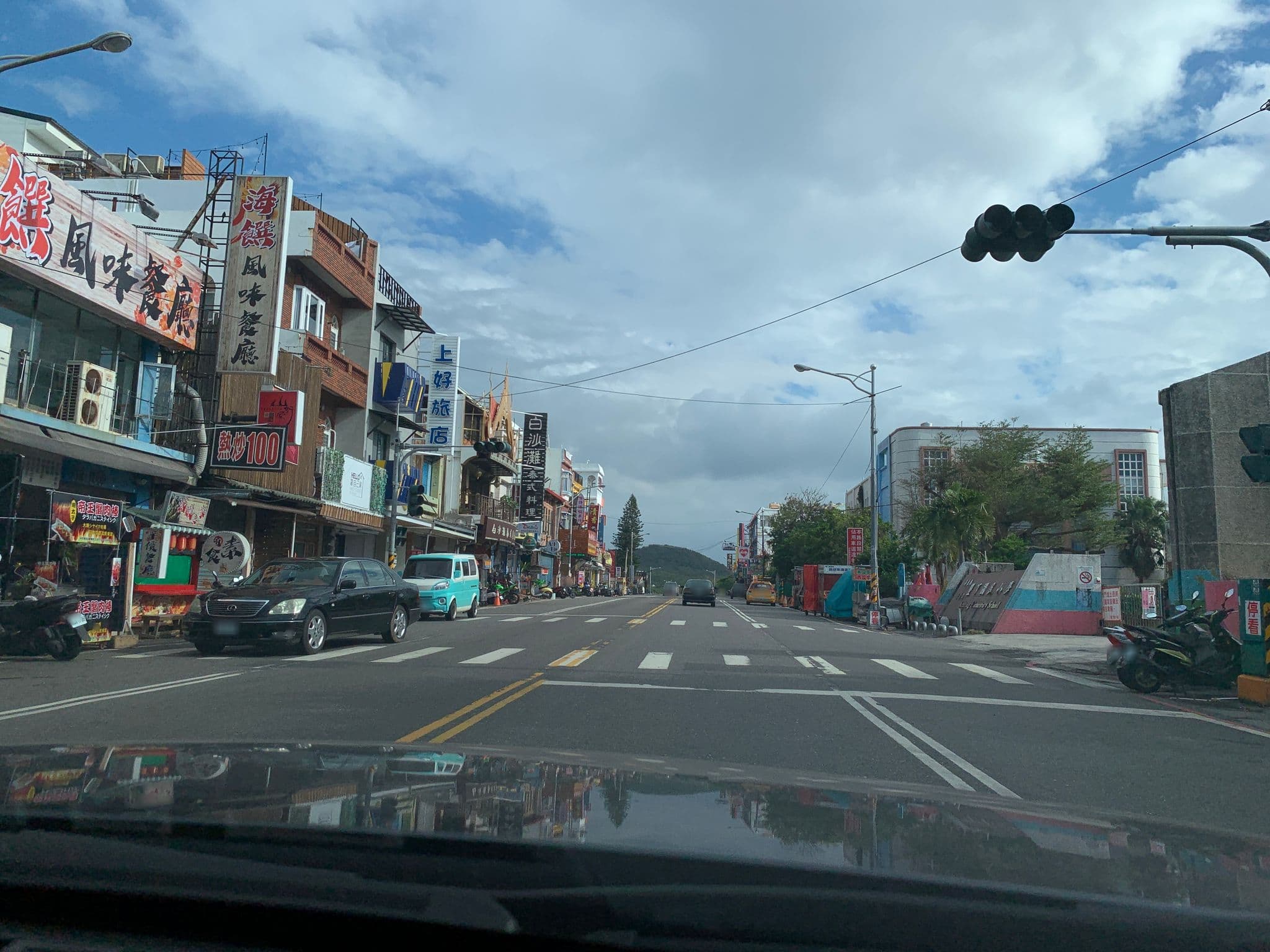 Street view near 上好旅店 Sunhow Inn, Hengchun — © raymond2828520 (CC BY-SA · Mapillary)