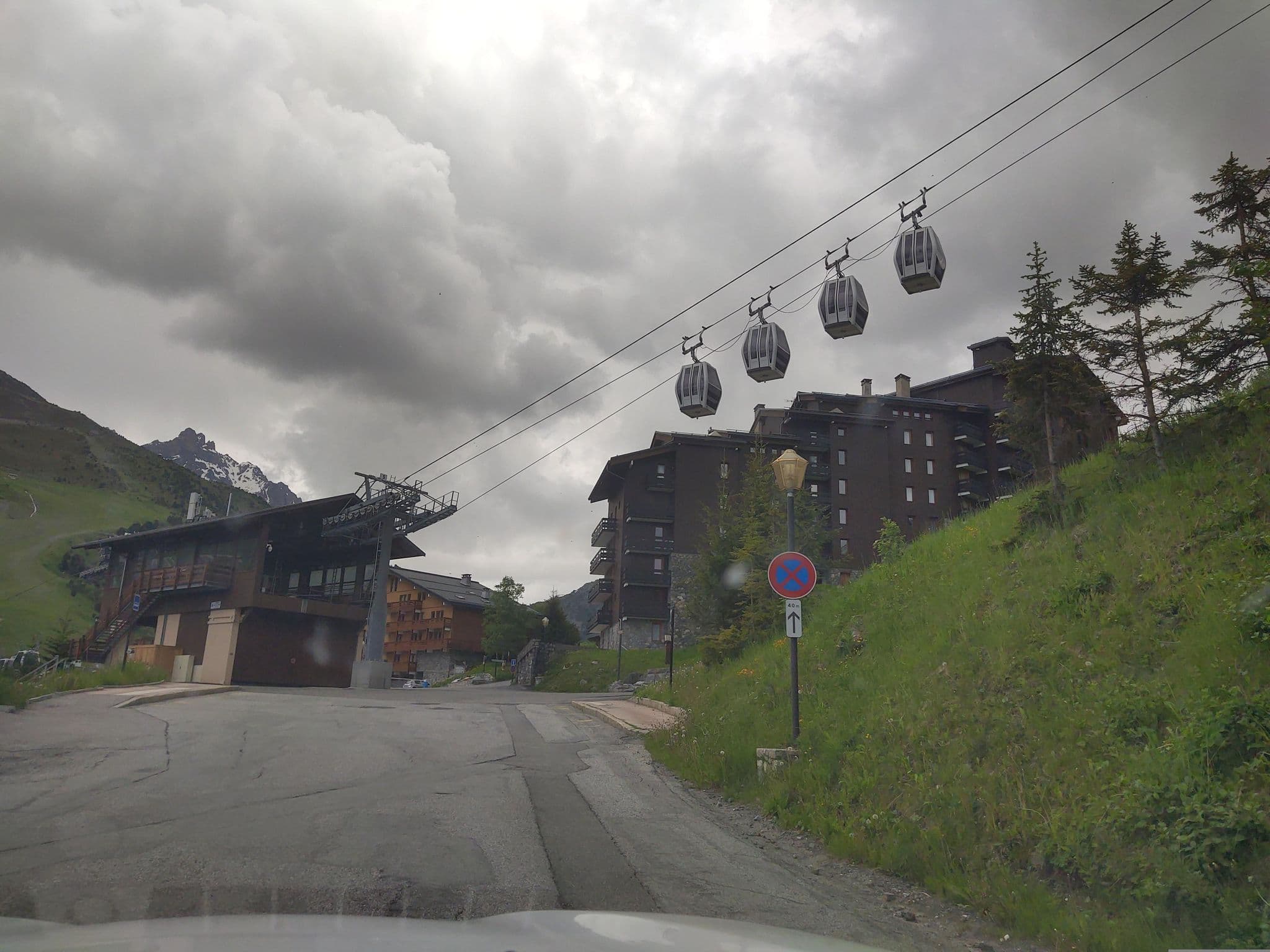 Street view near TTR Mountain Lodge, Méribel — © MatthieuF4FNE (CC BY-SA · Mapillary)