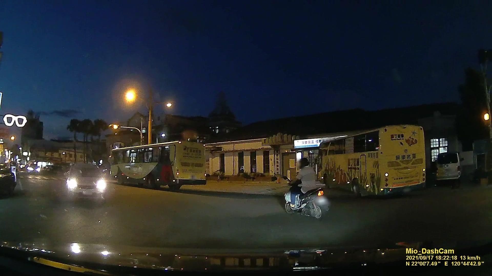 Street view near 黑牛角旅店, Hengchun — © littlebtc (CC BY-SA · Mapillary)