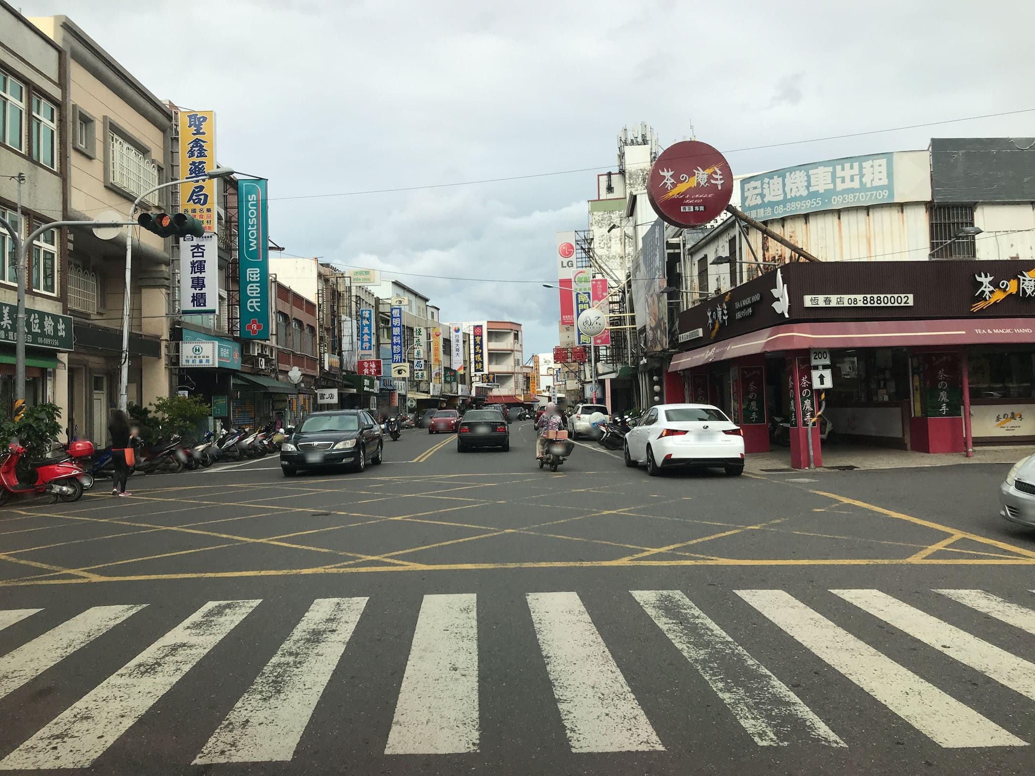Street view near Yellow House Hotel, Hengchun — © loveapple (CC BY-SA · Mapillary)
