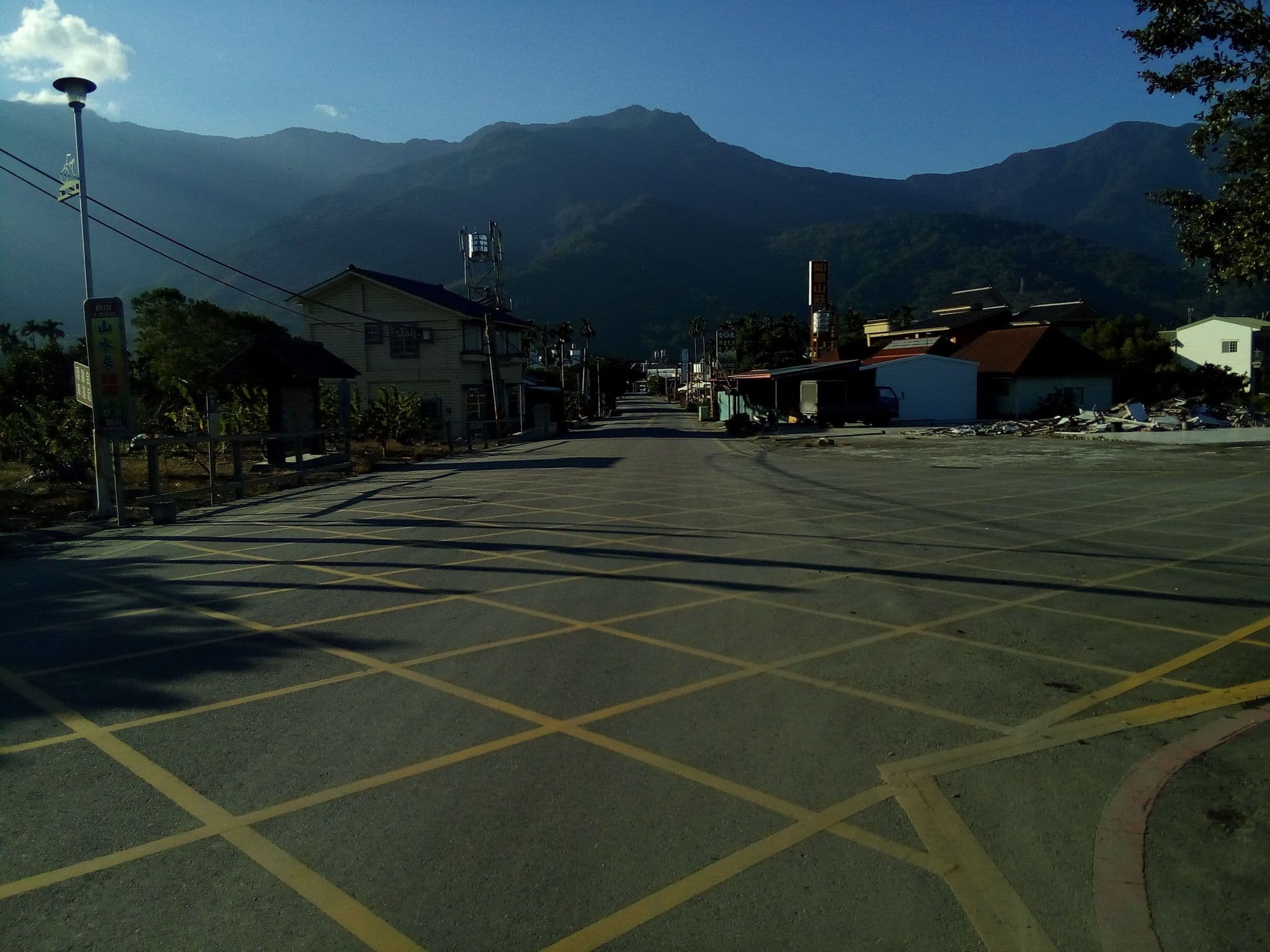 Street view near 自然村休閒會館, Guanshan — © 5rmft (CC BY-SA · Mapillary)